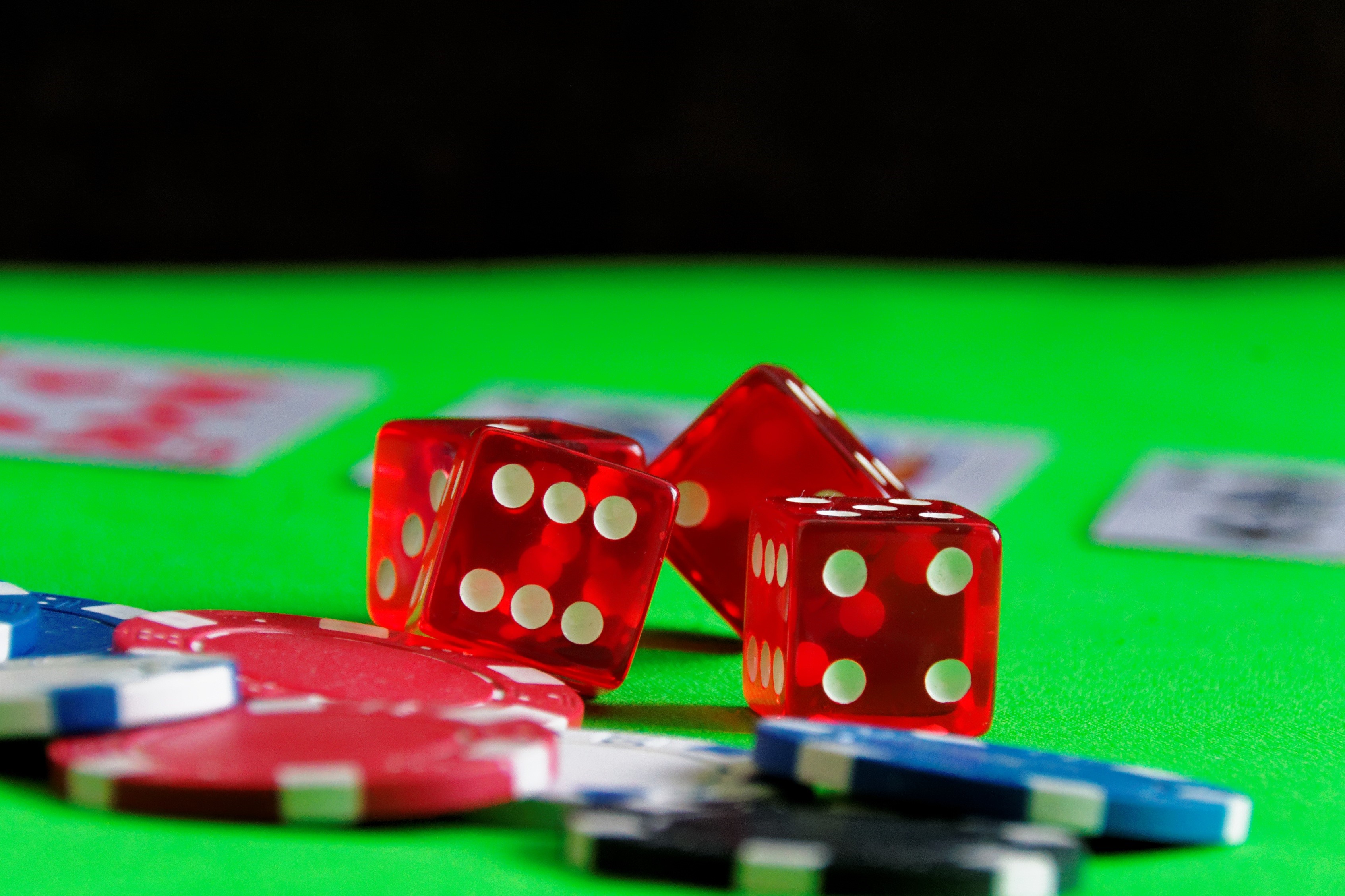 no people, 2K, card game, profit, nightlife, cube, poker, win, chips, black background, casino, addiction, leisure games, dice, playing cards, gambling chip, HD Wallpaper