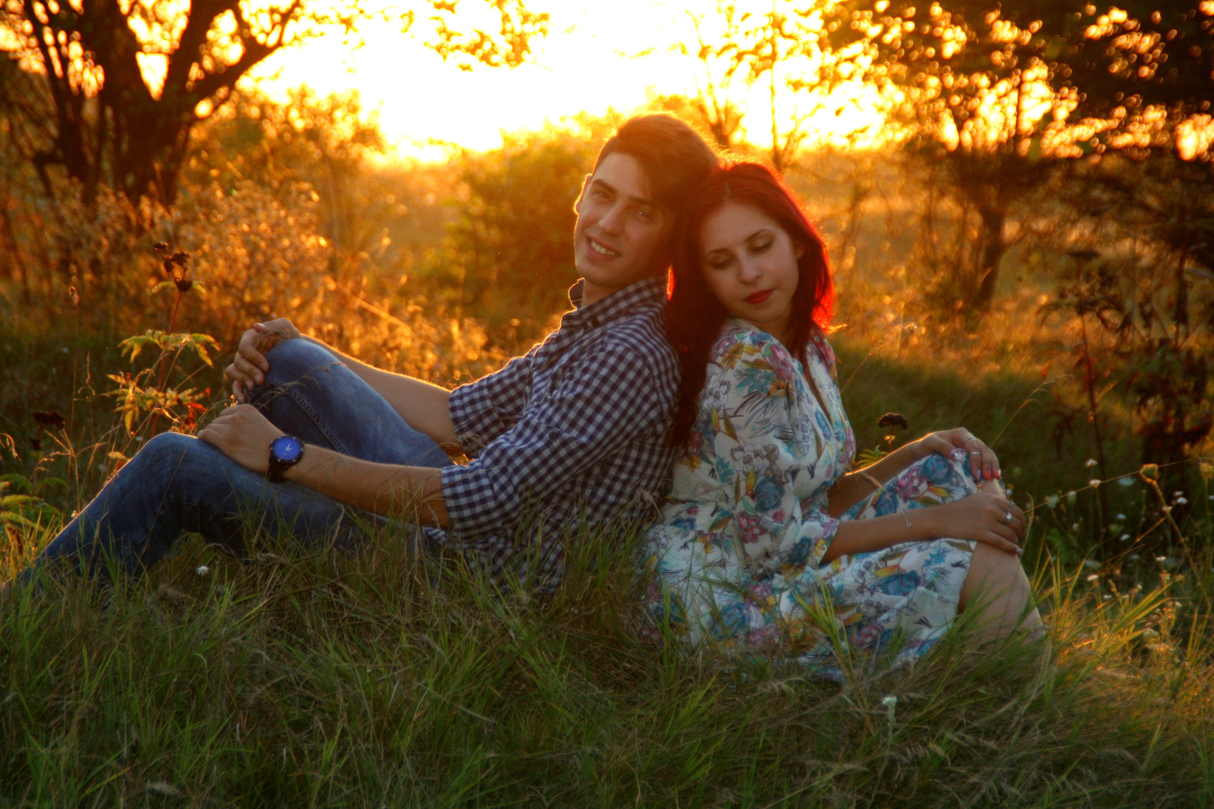 young Adult, enjoyment, nature, man, emotion, love, in the evening, happiness, sitting, plant, grass, hour, caucasian Ethnicity, couple, positive emotion, HD Wallpaper