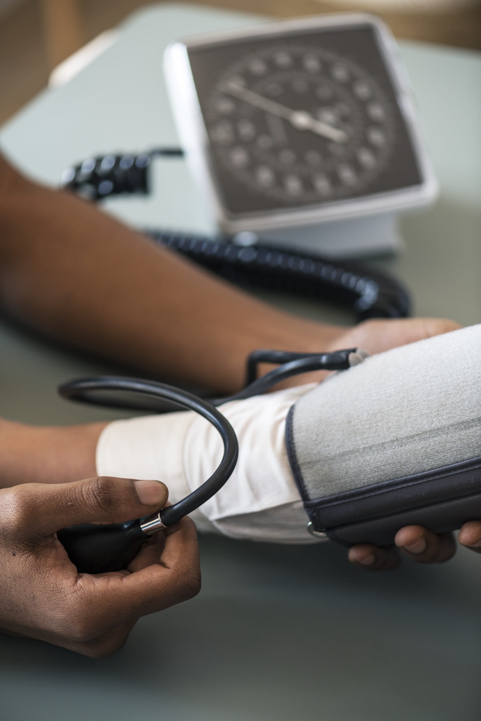body part, one person, close-up, human hand, focus on foreground, 1080P, wellness, white, hypertension, service, monitor, medical care, test, communication, Phone HD Wallpaper