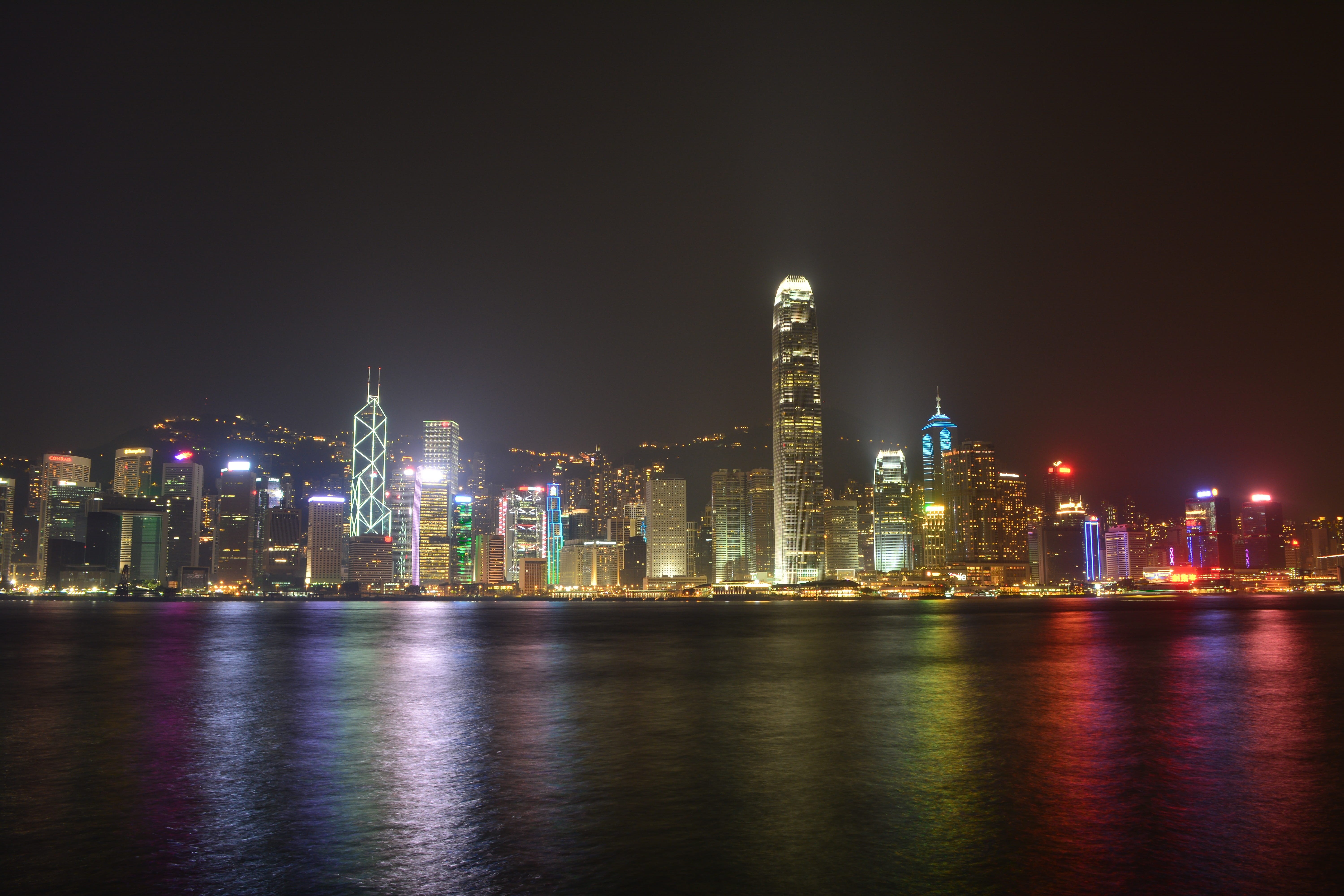 modern, outdoors, waterfront, Asia, building exterior, financial, sea, island, skyscraper, built structure, landmark, victoria, no people, urban skyline, HD Wallpaper