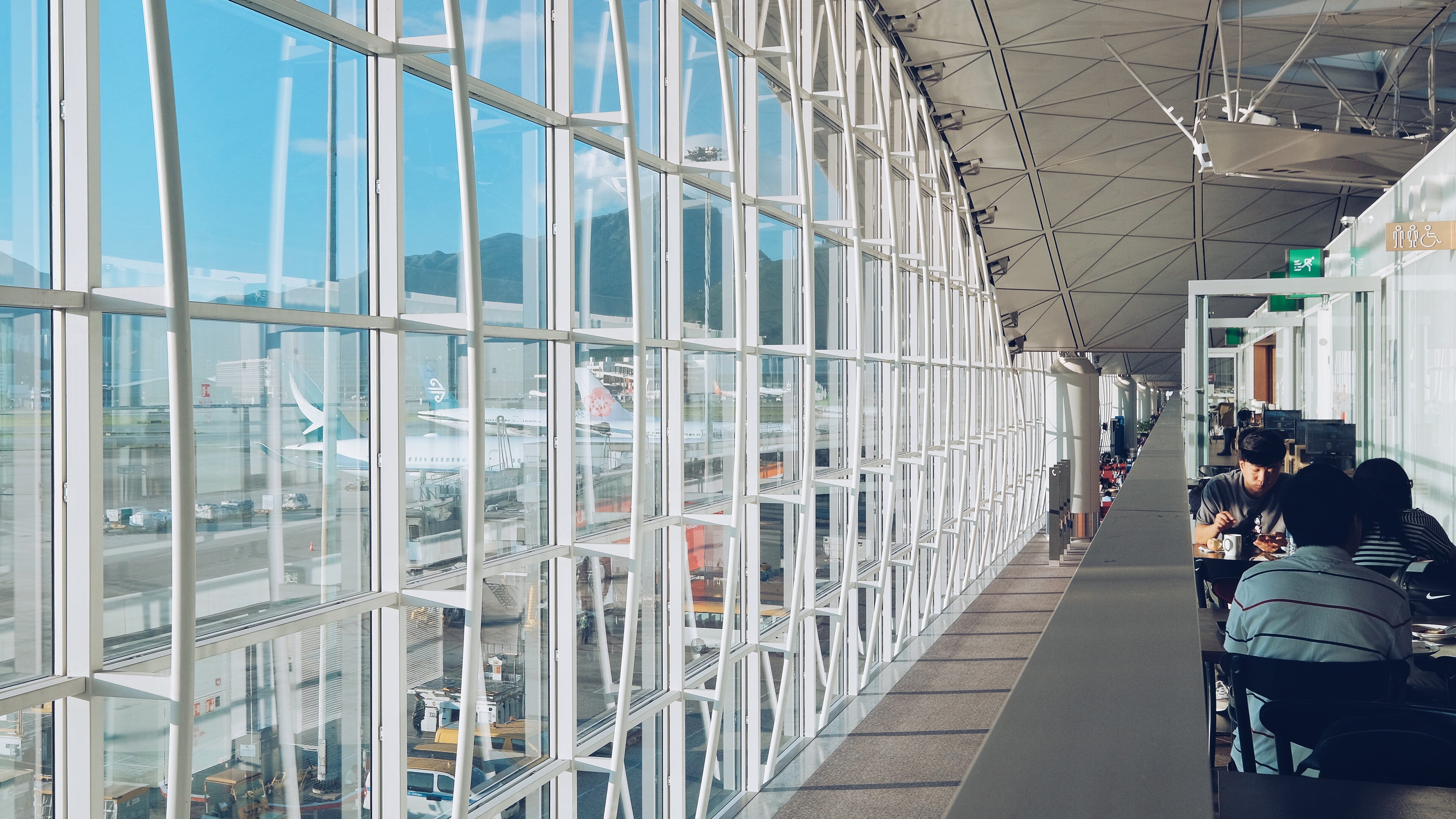 lifestyles, reflection, breakfast, incidental people, hong kong international airport, adult, glass, building exterior, lantau island, glass - material, HD Wallpaper