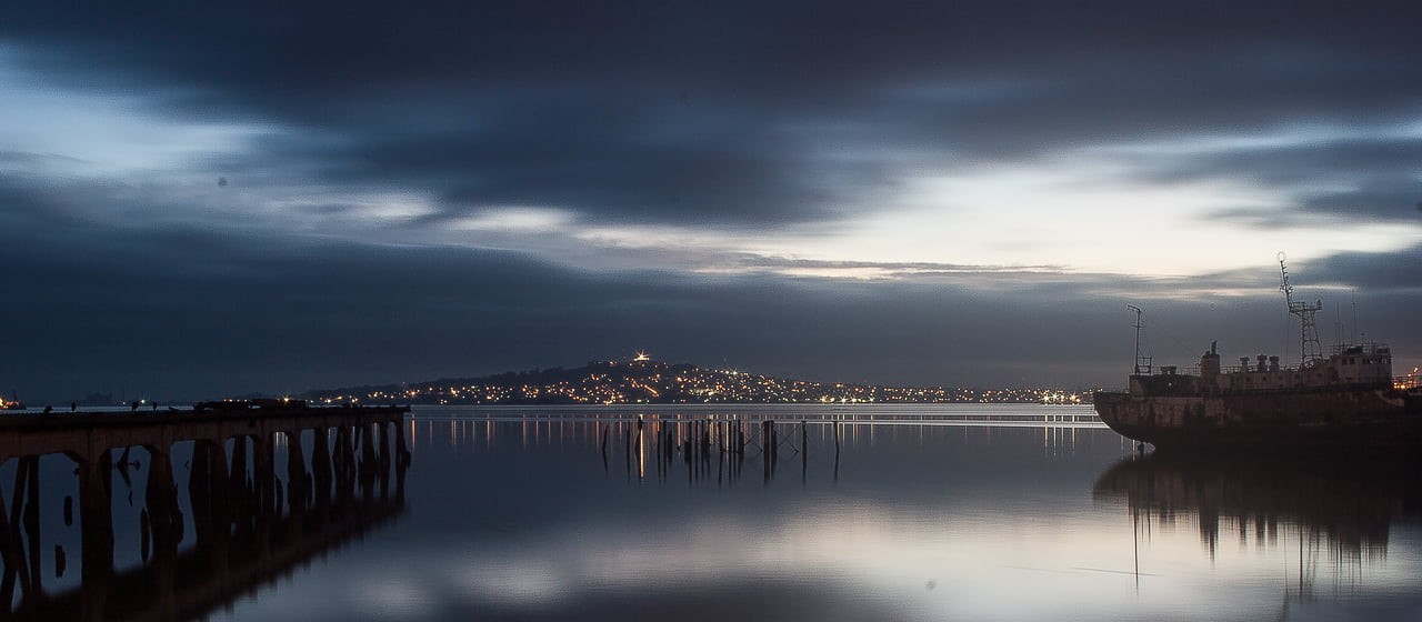 body, en, photography, 720P, water, body of water, sky, Uruguay, sea, night, Rambla, harbor, Montevideo, sunset, reflection, gray, HD Wallpaper