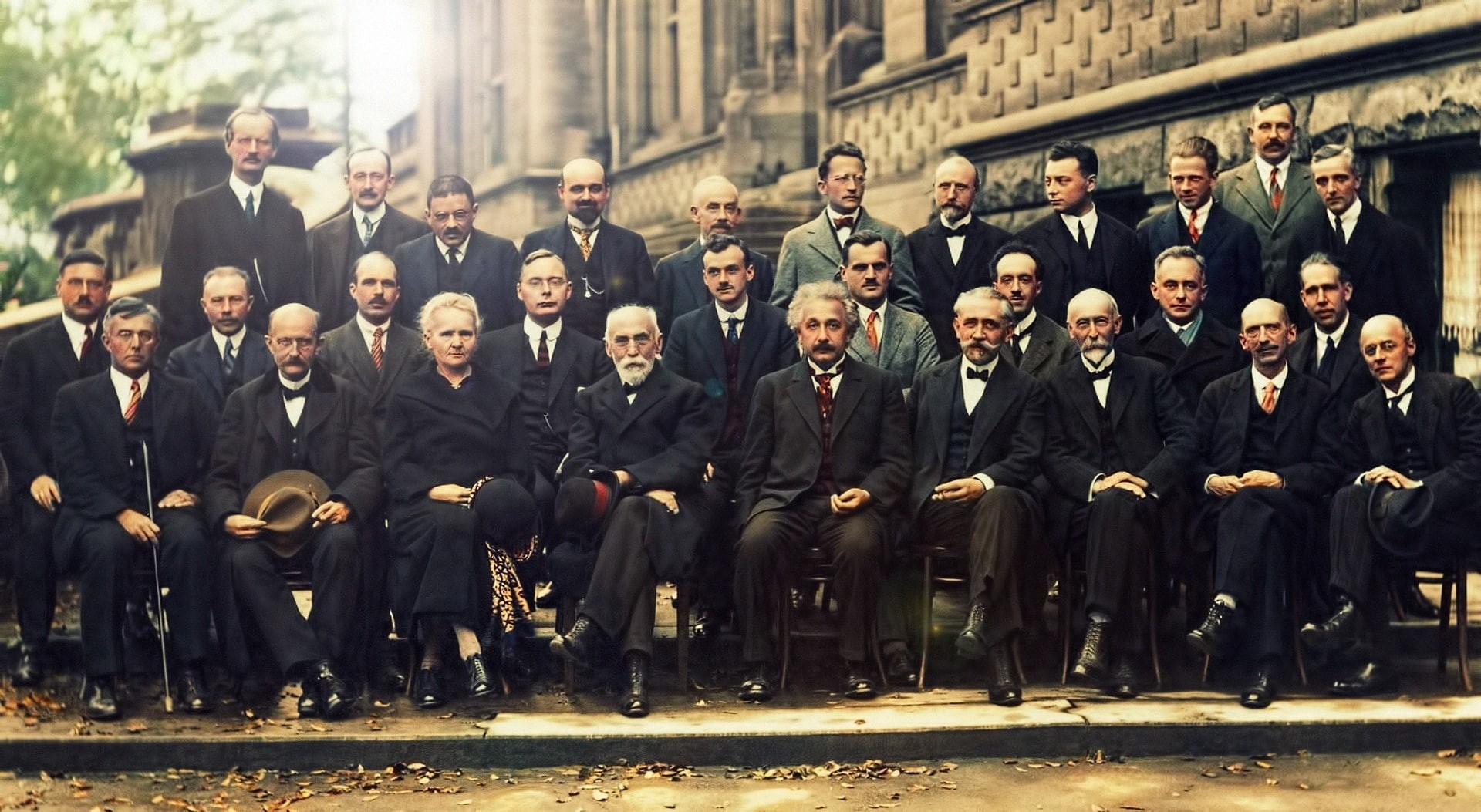 males, suit, architecture, building exterior, women, 1080P, Science, crowd, watching, city, day, uniform, men, einstein, large group of people, HD Wallpaper