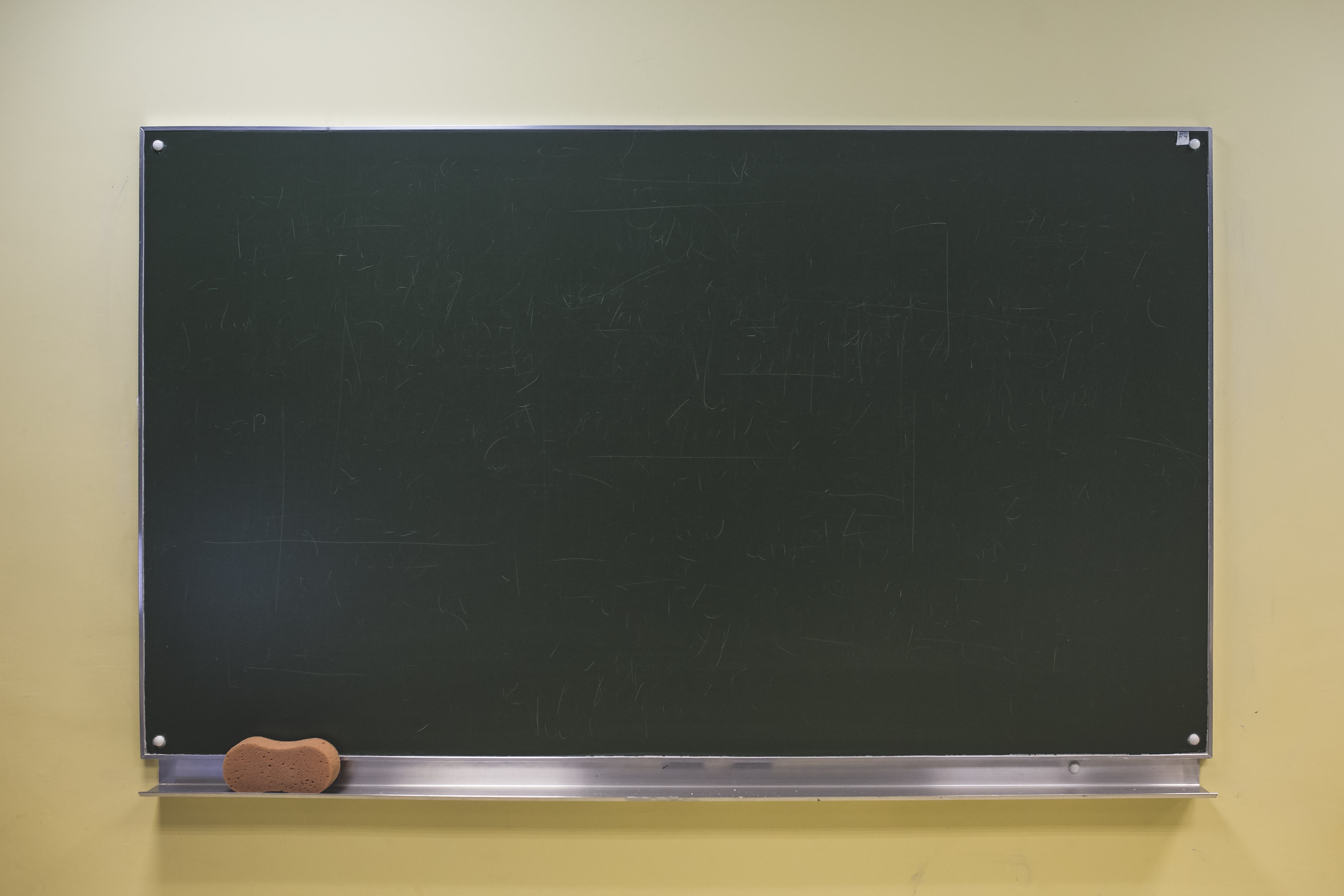 clear, still life, sport, single object, 5K, close-up, school, people, no people, blackboard, education, chalk - art equipment, board, black color, screen, HD Wallpaper