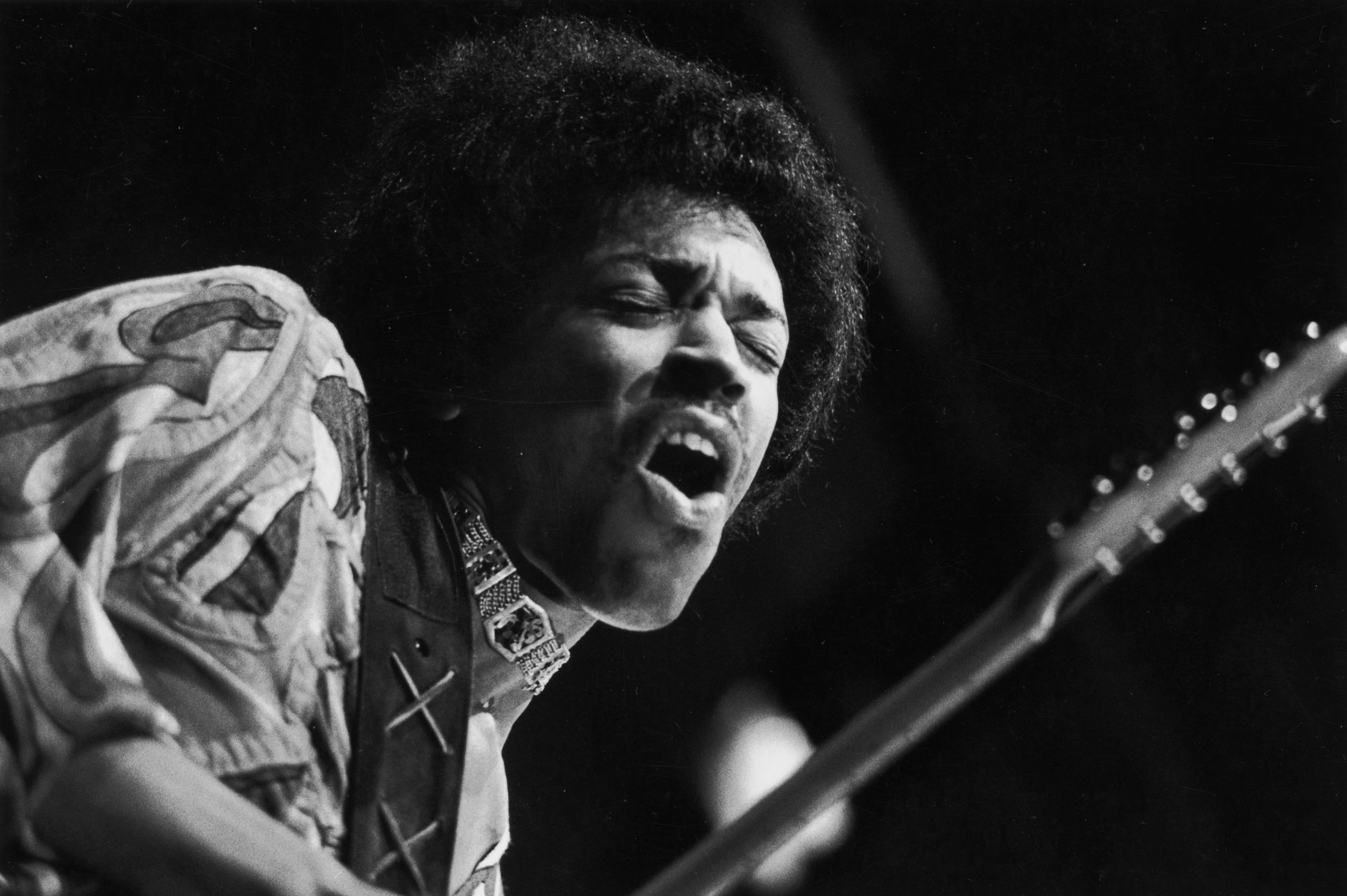 men, one person, portrait, playing, singing, arts culture and entertainment, 4K, adult, guitar, Jimi Hendrix, social issues, headshot, music, holding, HD Wallpaper