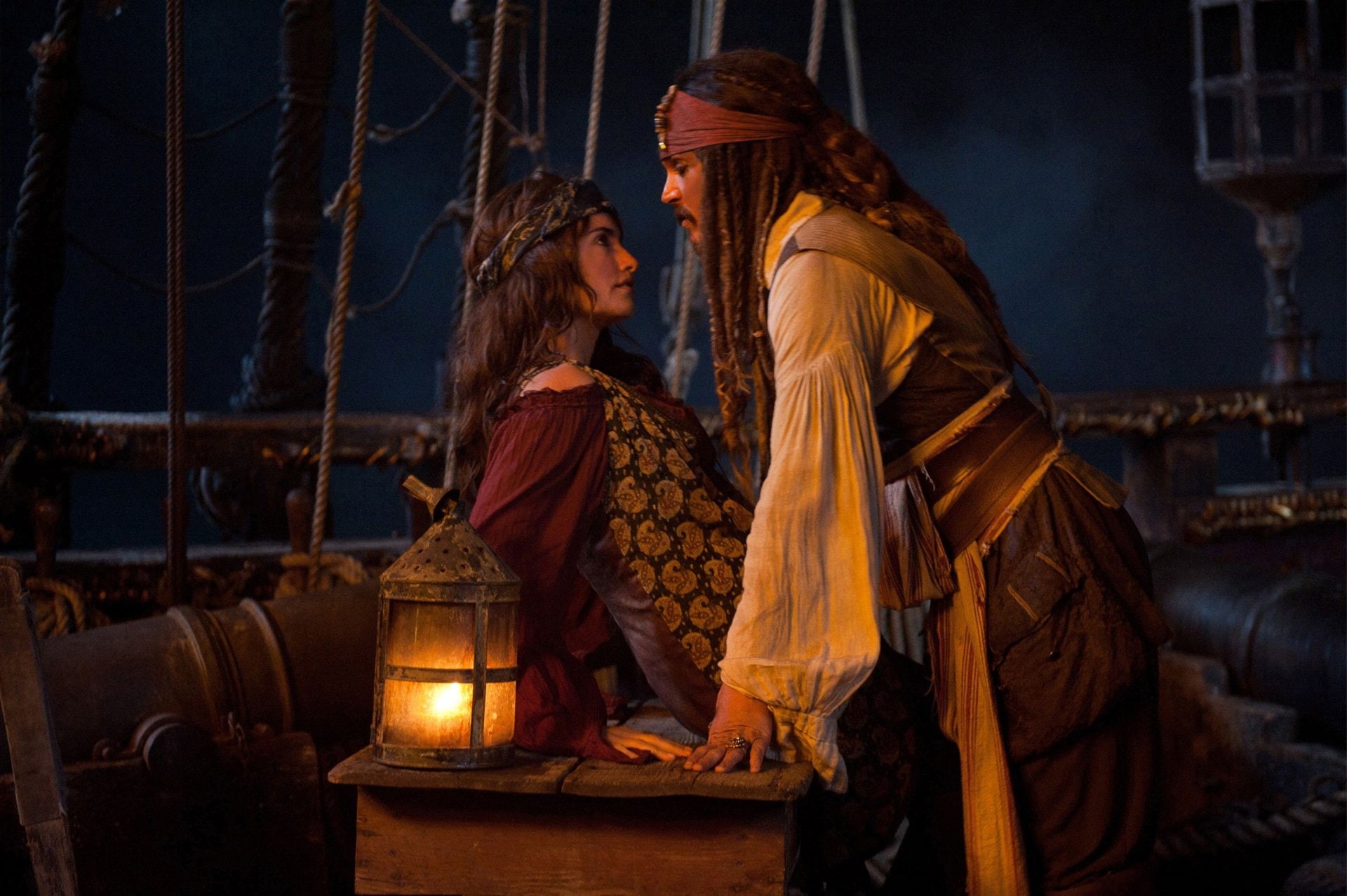 females, emotion, profile view, candle, Pirates of the Caribbean: On Stranger Tides, night, Angelica Teach, young women, young adult, couple - relationship, HD Wallpaper