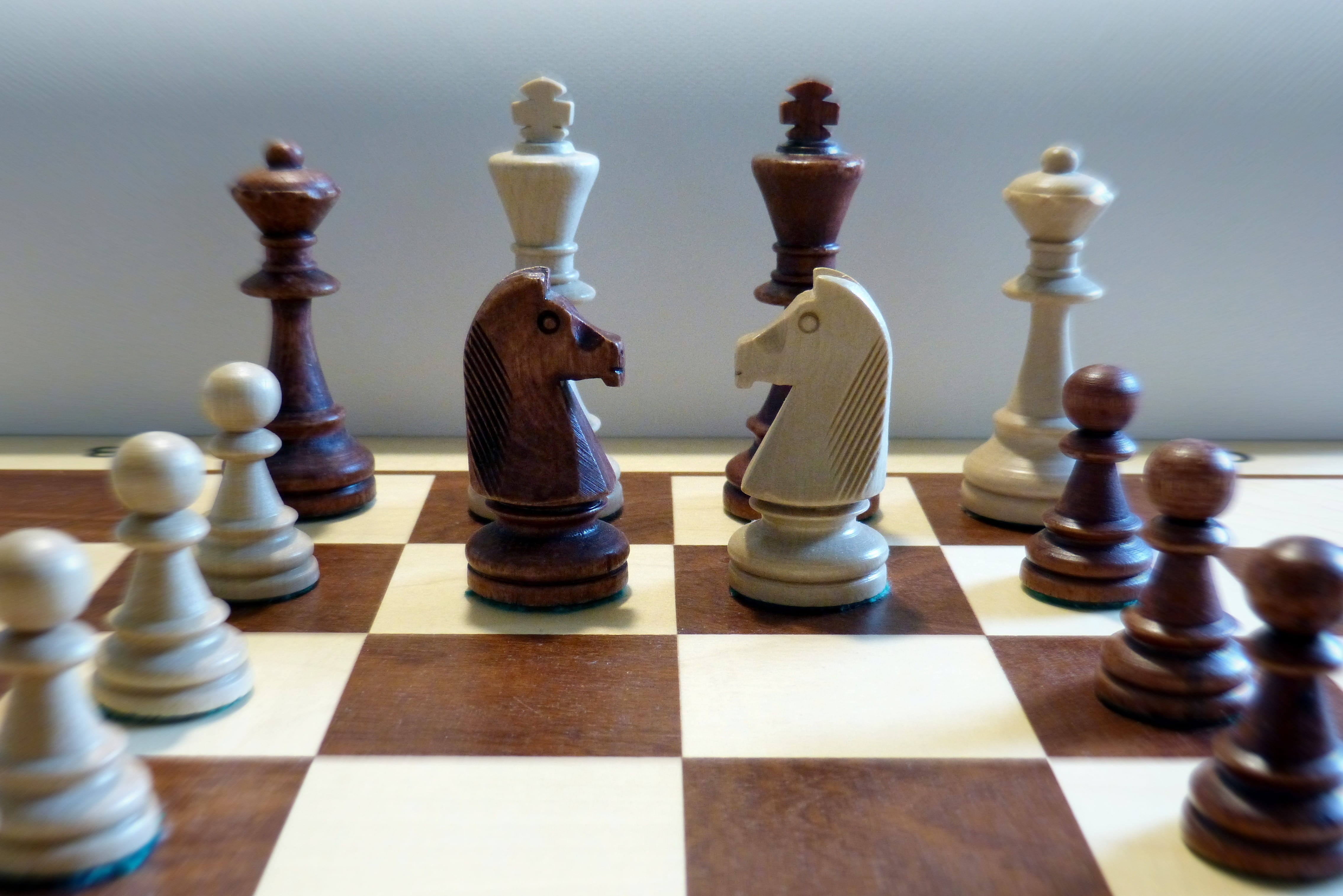 chess board, board game, black and white, 4K, springer, strategy, large group of objects, pawn - chess piece, game, play, competition, leisure activity, HD Wallpaper