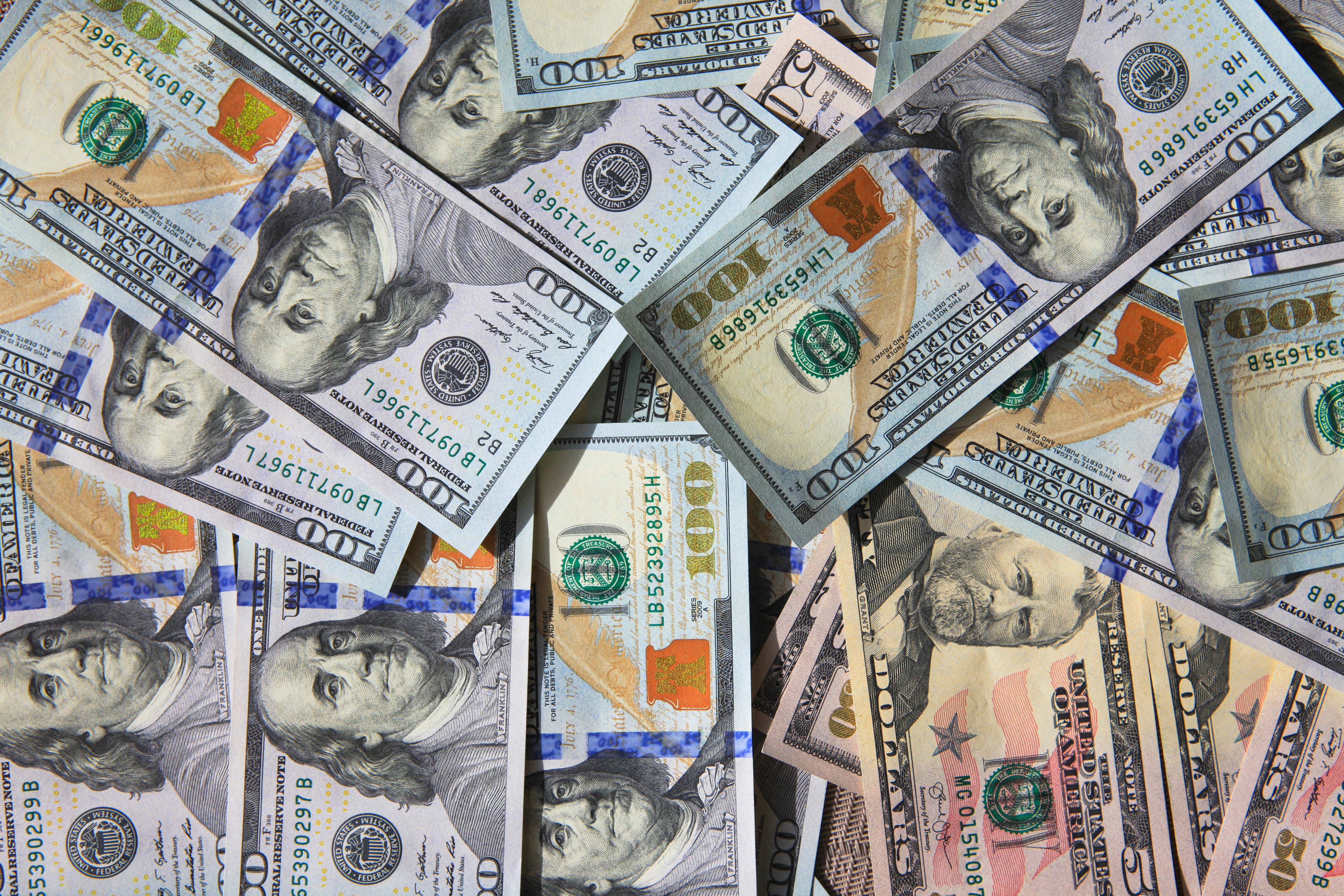 note, dollar sign, representation, communication, hundred, success, 5K, indoors, new, butch, cash, finance, wealth, investment, male likeness, banking, HD Wallpaper