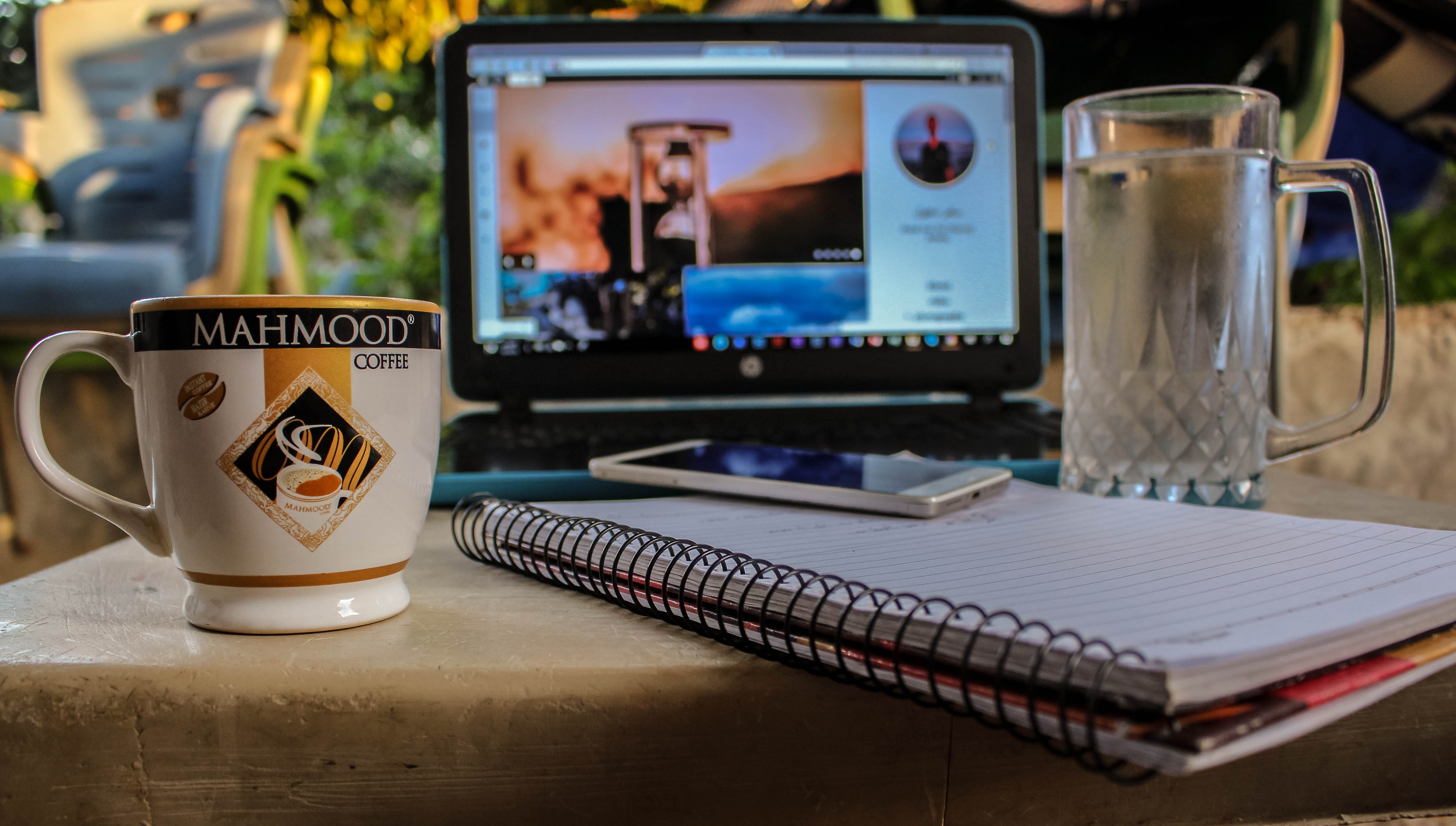 monitor, smartphone, refreshment, communication, table, hour, digital nomad, black, tea cup, spiral, white, showing, notebook, contemporary, drink, screen, HD Wallpaper