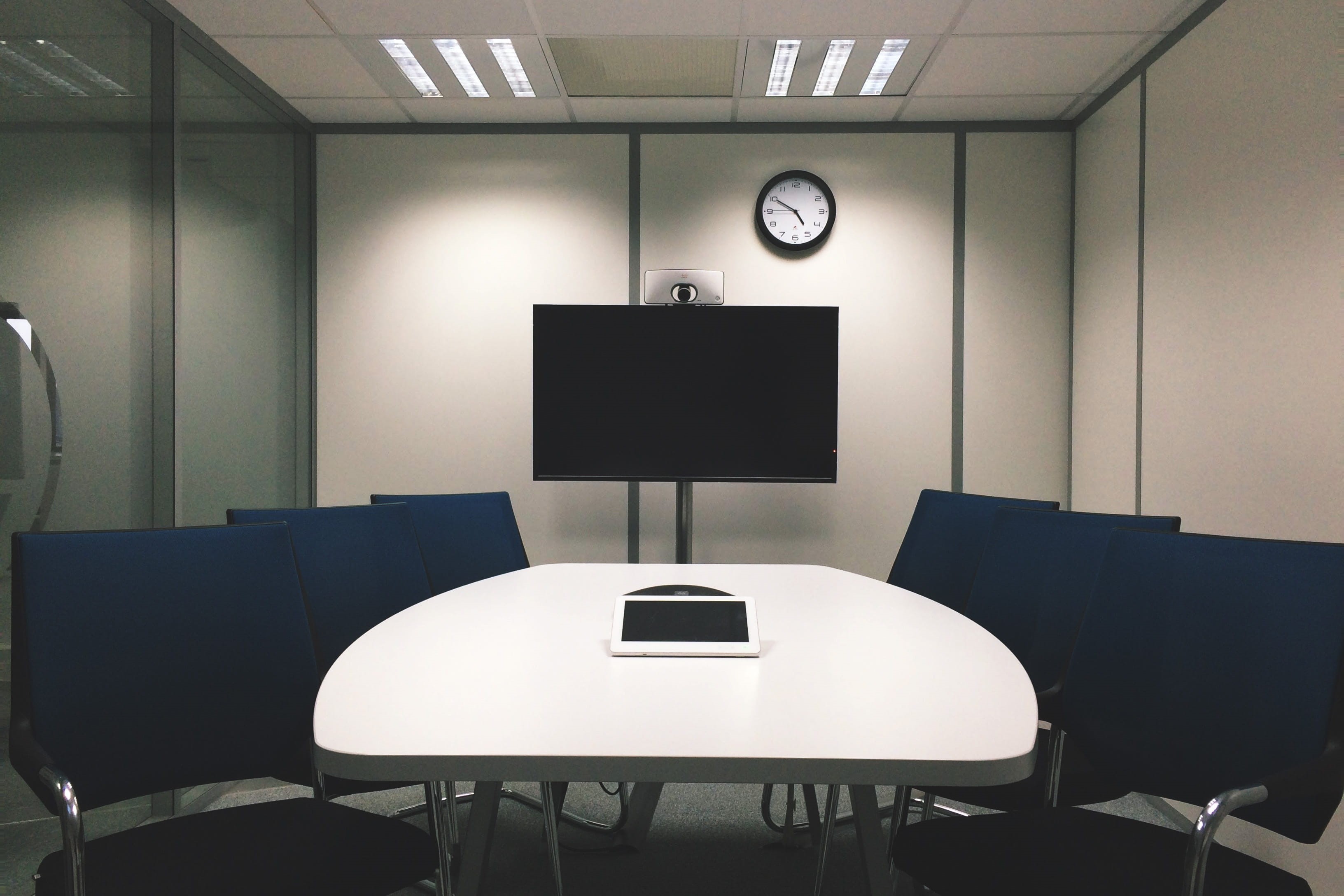indoors, time, desk, chair, projection screen, board Room, seminar, presentation, business, room, no People, absence, clock, furniture, office chair, various, HD Wallpaper