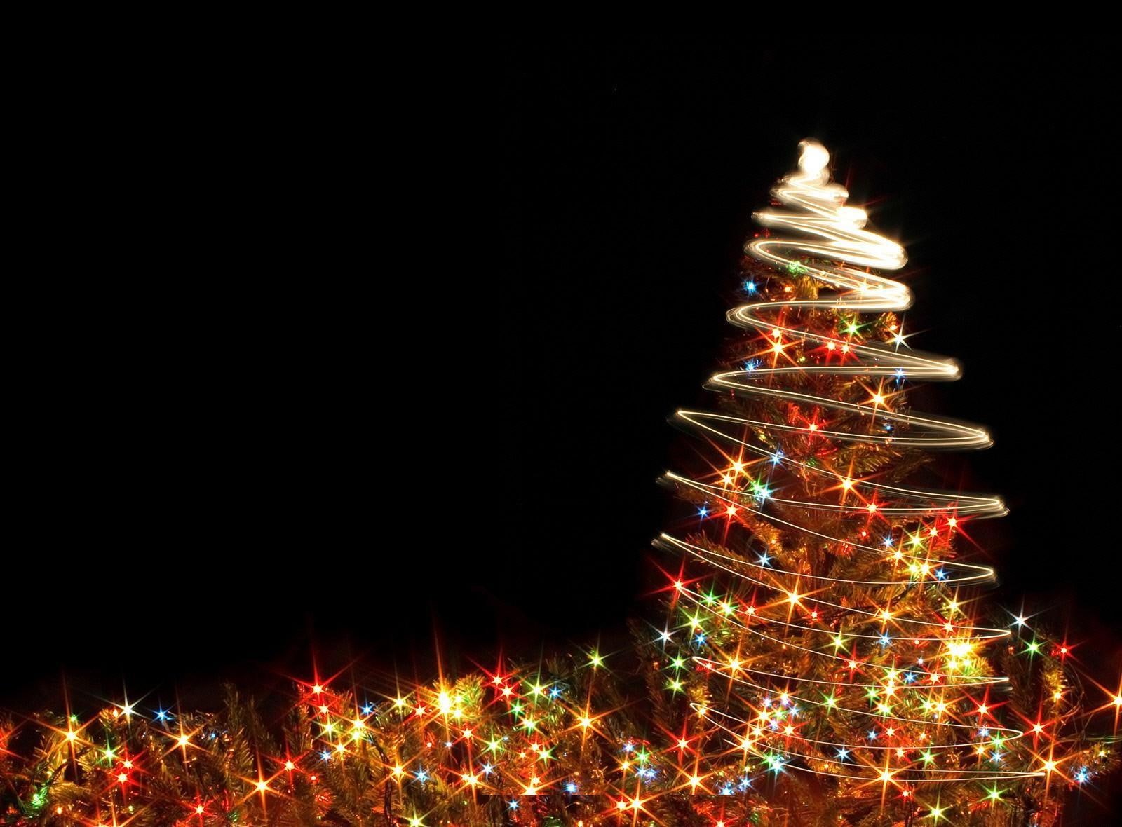 garlands, tree, christmas, year, holiday, 720P, background, new, christmas tree, black, new year, black background, HD Wallpaper