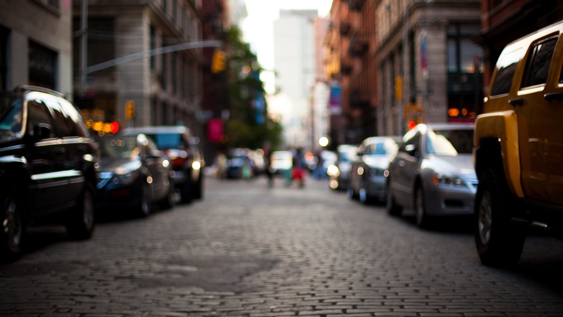 architecture, motor vehicle, car, motion, city street, taxi, street, road, land vehicle, building exterior, built structure, incidental people, travel, HD Wallpaper