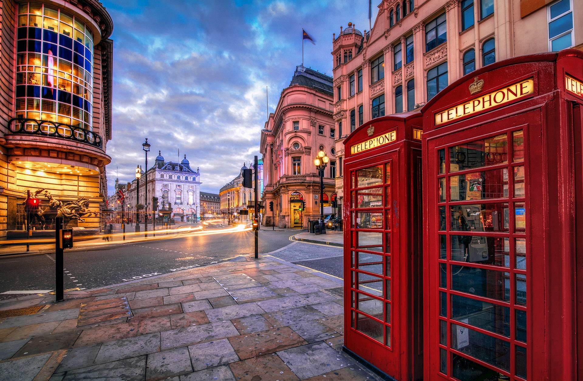 illuminated, london - England, architecture, tourism, british Culture, history, street, downtown District, city Life, communication, night, people, tower, HD Wallpaper