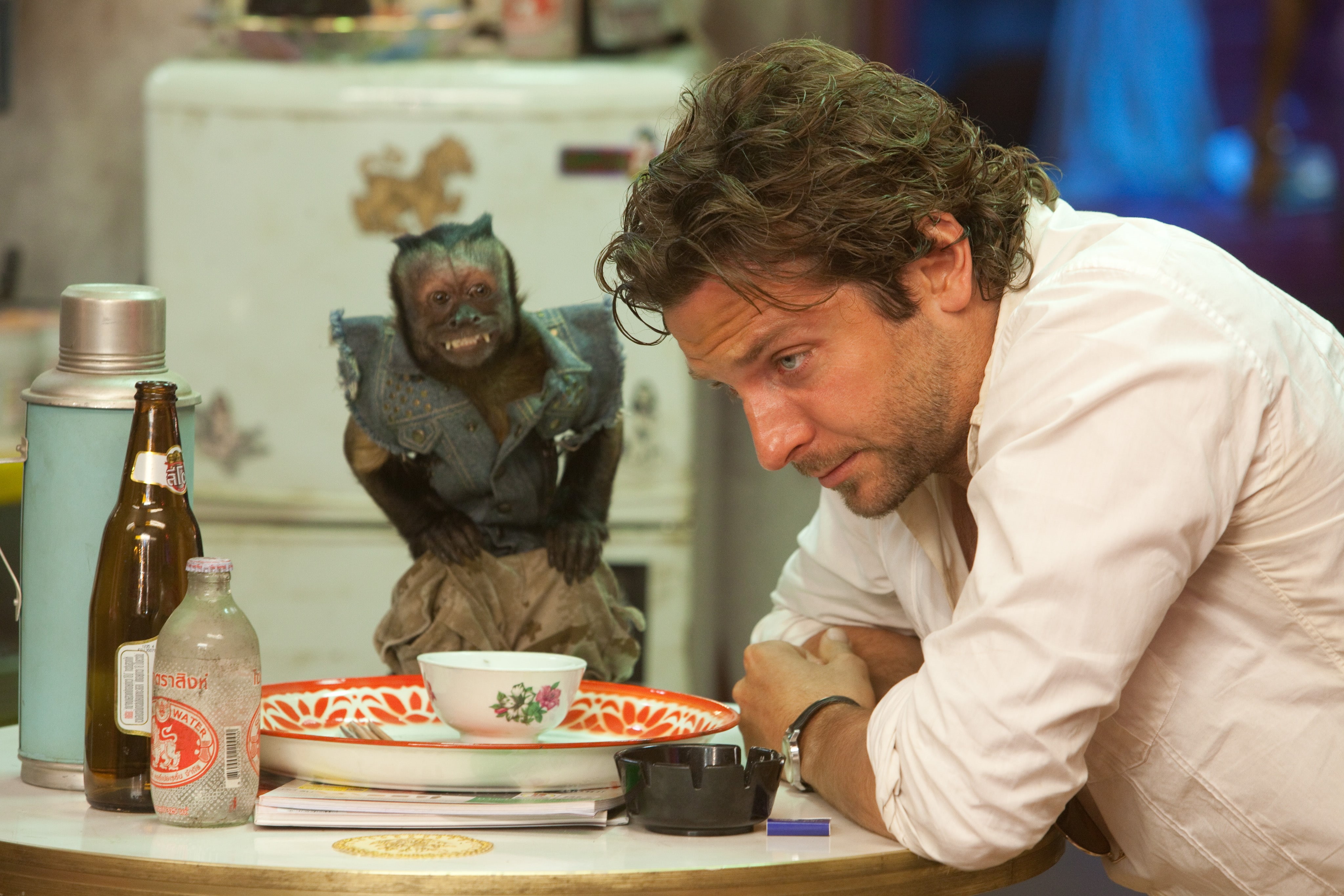 men, 4K, shirt, white, s, Drug Dealing Monkey, Bradley Cooper, Phil, dress, The Hangover, HD Wallpaper