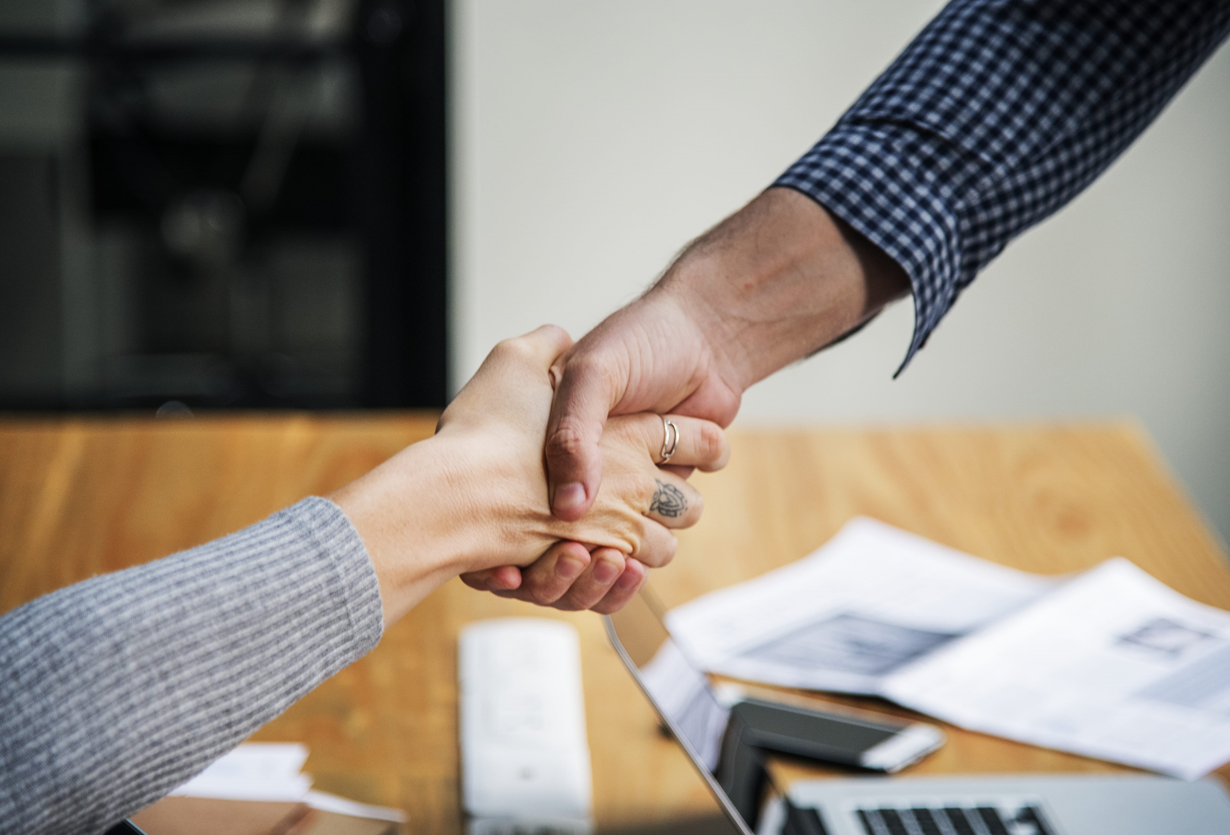 deal, support, investment, cooperation, communication, room, grasp, team building, colleague, office, teamwork, unity, promise, success, partners, people, HD Wallpaper