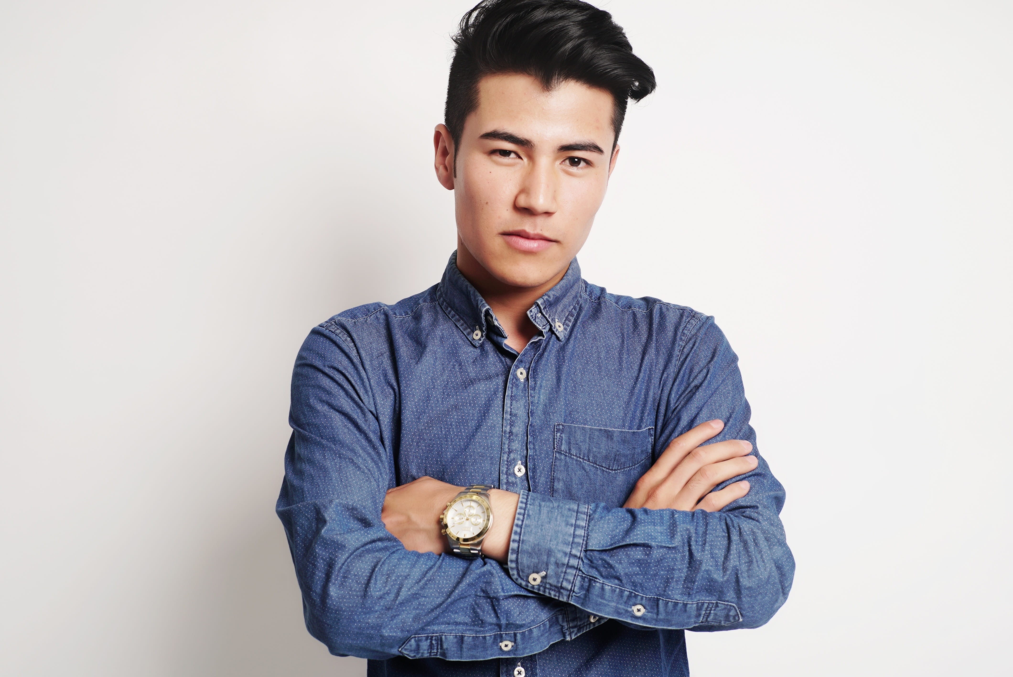 man, hairstyle, tie, chair, beautiful people, standing, manager, young adult, confidence, fine-looking, stylish, jeans, casual clothing, gold, style, businessman, HD Wallpaper