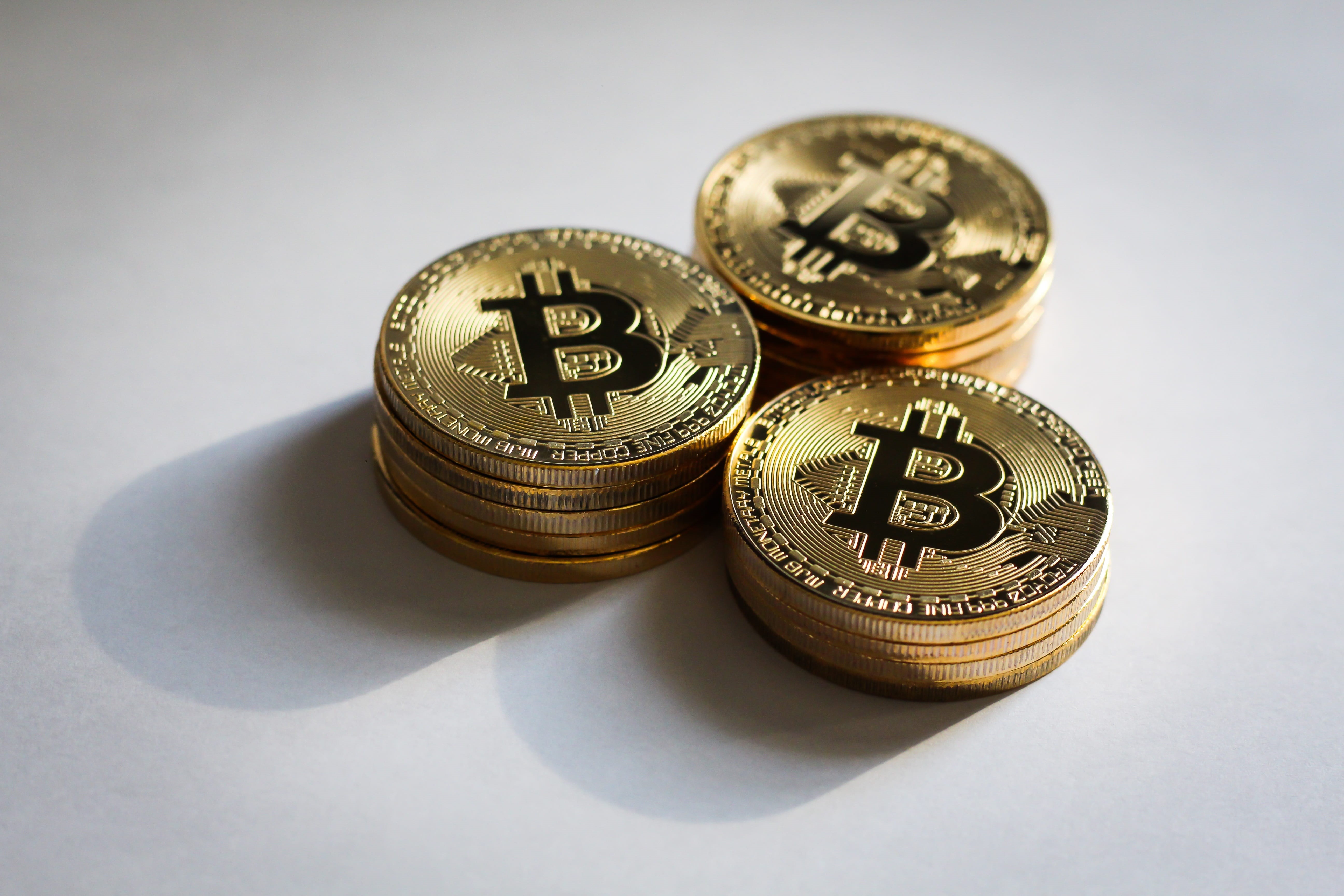 business, studio shot, no people, wealth, currency, 5K, economy, finance, close-up, white, cryptocurrency, gold, western script, text, group of objects, HD Wallpaper