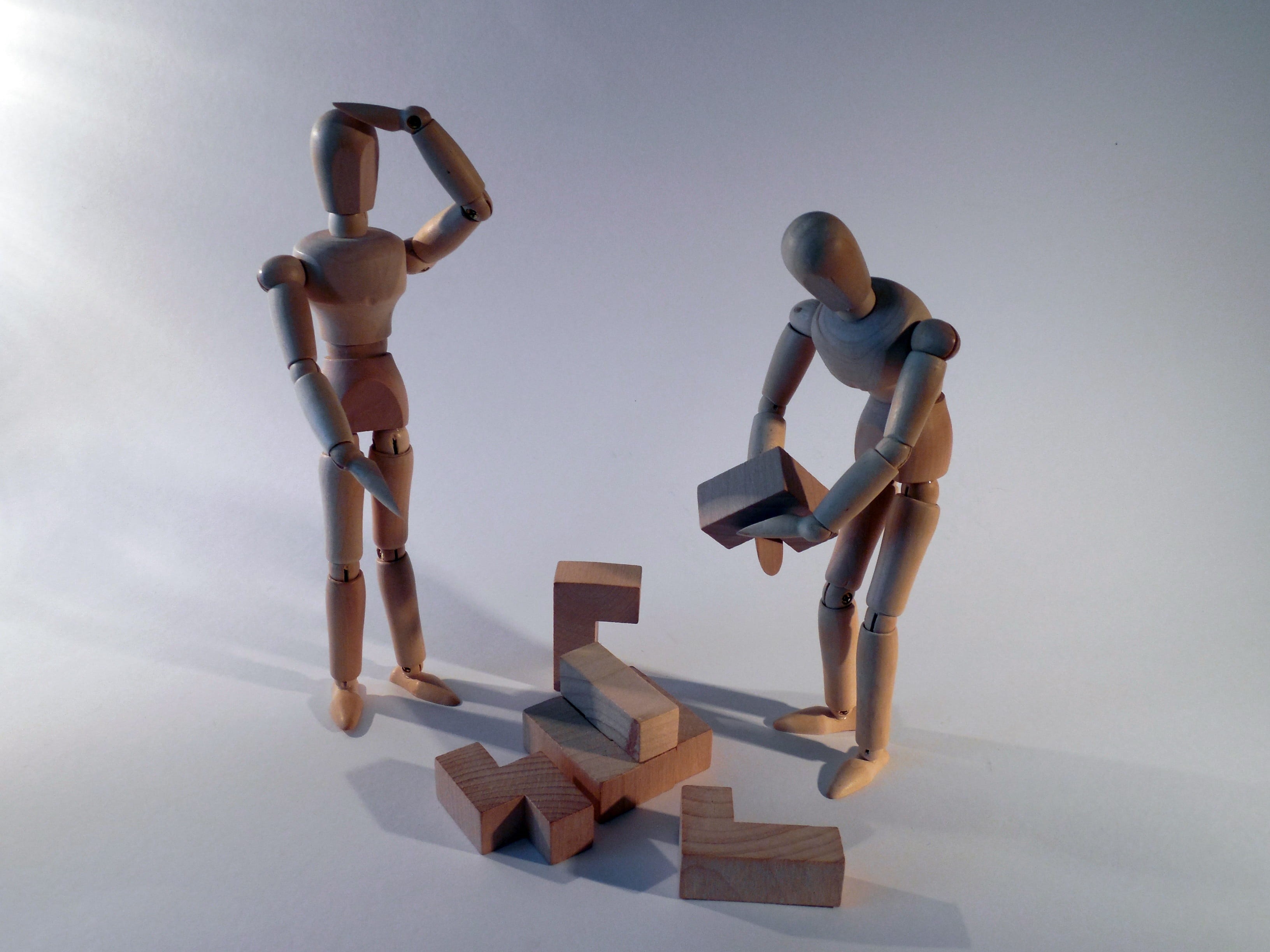 cooperation, effort, 2K, male likeness, group of people, males, toys, togetherness, question, problem, teamwork, full length, wooden, task, puzzles, problem solution, HD Wallpaper