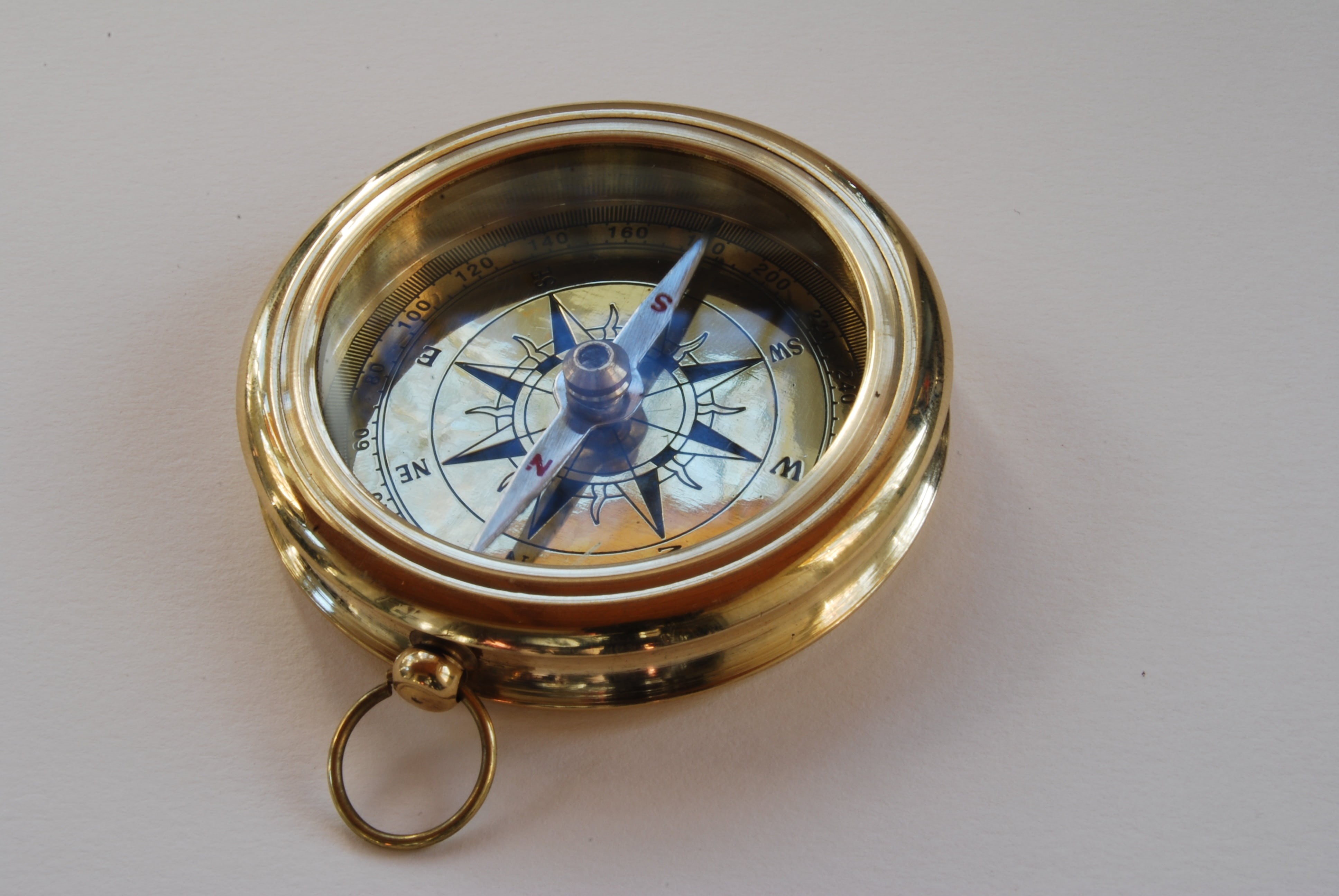 south, metal, old-fashioned, antique, accuracy, guidance, west - Direction, still life, discovery, luxury, north, travel, instrument of time, studio shot, HD Wallpaper