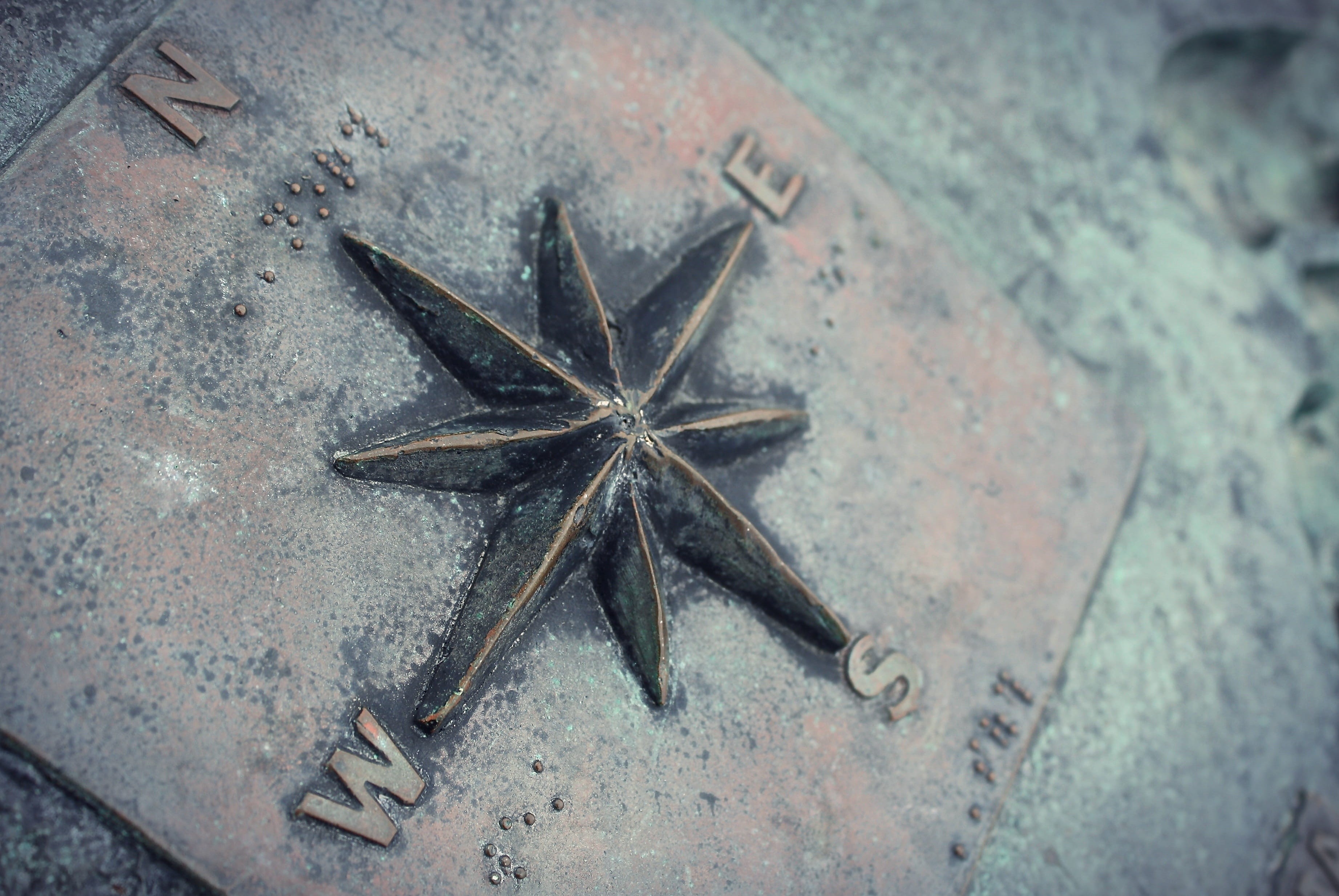 map, close-up, navigation, rusted, instrument, direction, indoors, world, day, rock, shape, north, east, old-fashioned, nature, travel, solid, geography, HD Wallpaper