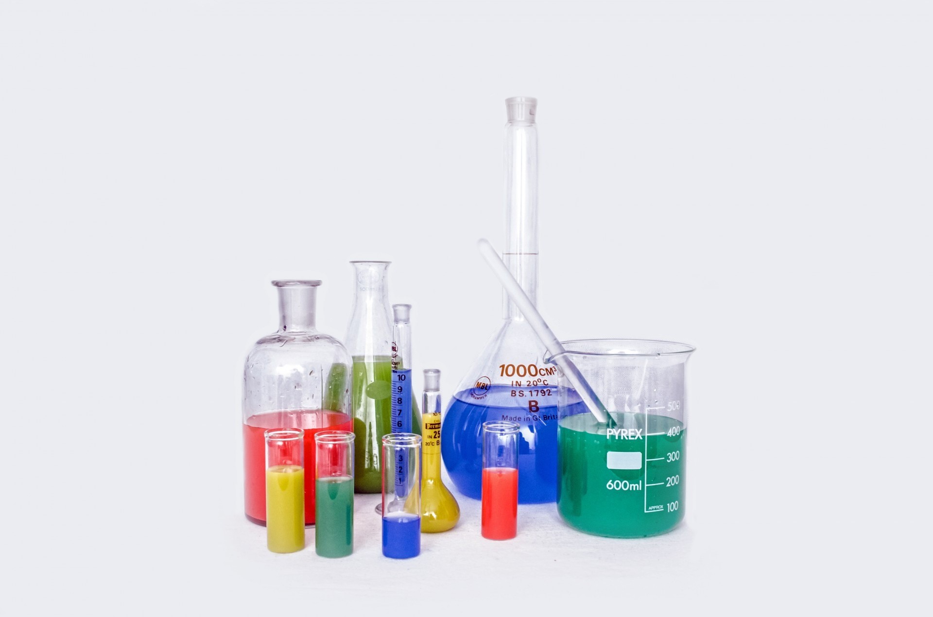 science, test tube, equipment, medical research, biochemistry, medicine, no people, white background, research, test, analyze, glass, biotechnology, discovery, HD Wallpaper