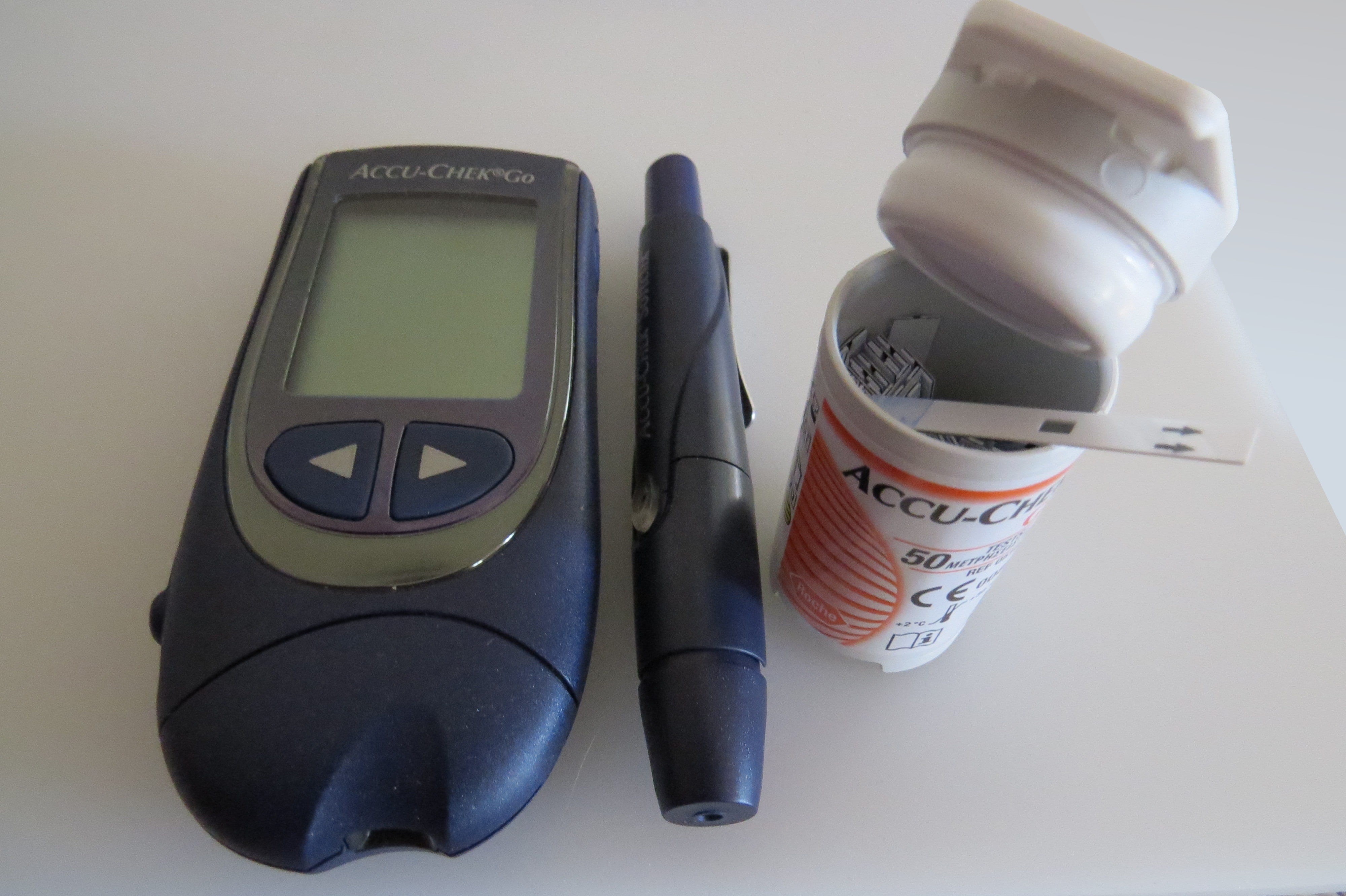 technology, chek, hands, healthcare, equipment, text, needles, measurements, medical, diabetes, patients, communication, diets, displays, monitors, people, HD Wallpaper