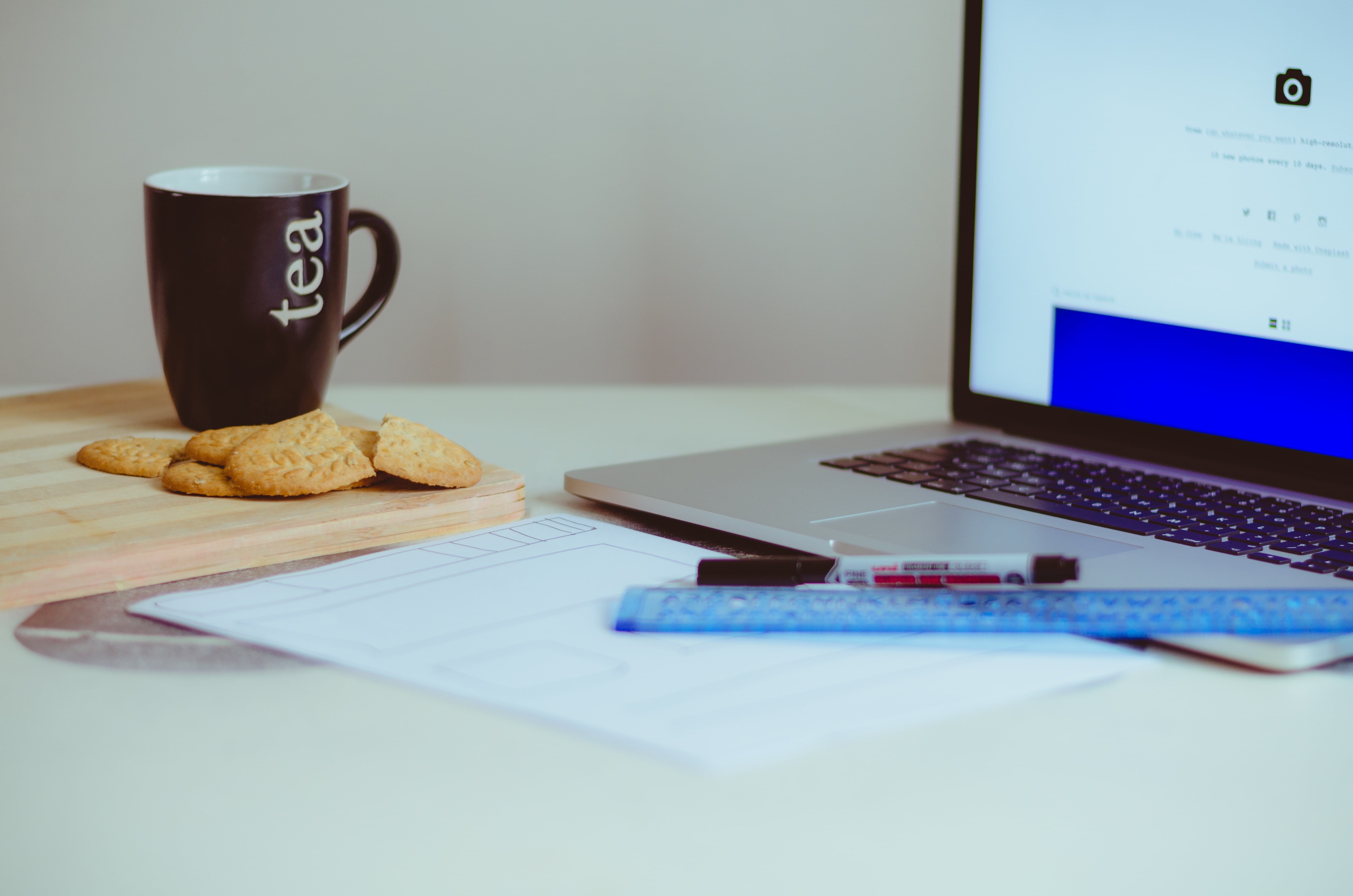 4K, writers, pens, laptop, notebooks, writing, HD Wallpaper