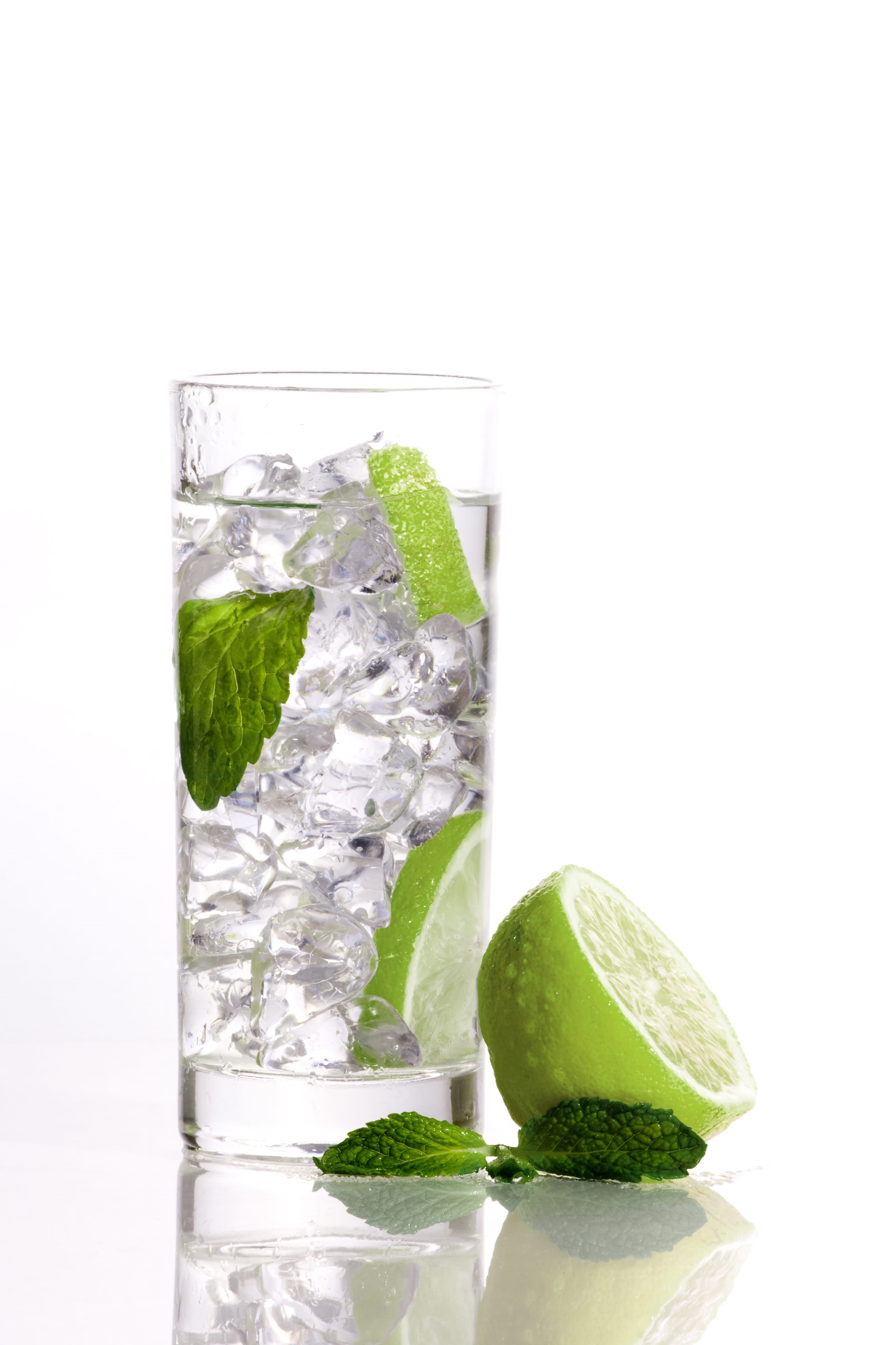no people, tropical drink, glass - Material, food, citrus Fruit, alcohol, lemon, water, drink, mojito, selters, lime, gin, ice, 4K, cube Shape, cocktail, Phone HD Wallpaper