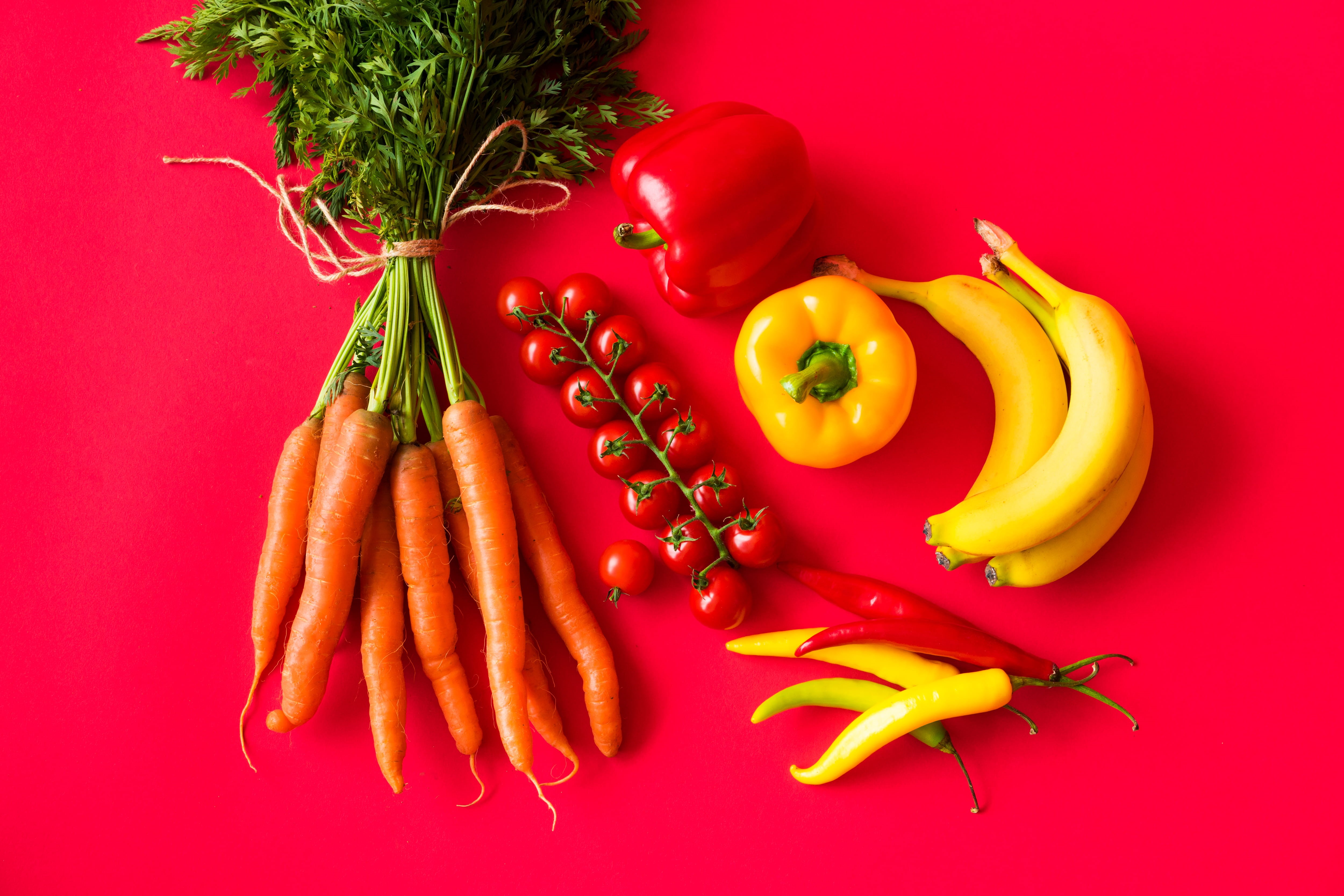 tomato, background, freshness, paprika, wellbeing, life, chilli, peppers, foodie, yummy, fruits, pepper, vitamins, still, herb, still life, red, carrots, HD Wallpaper