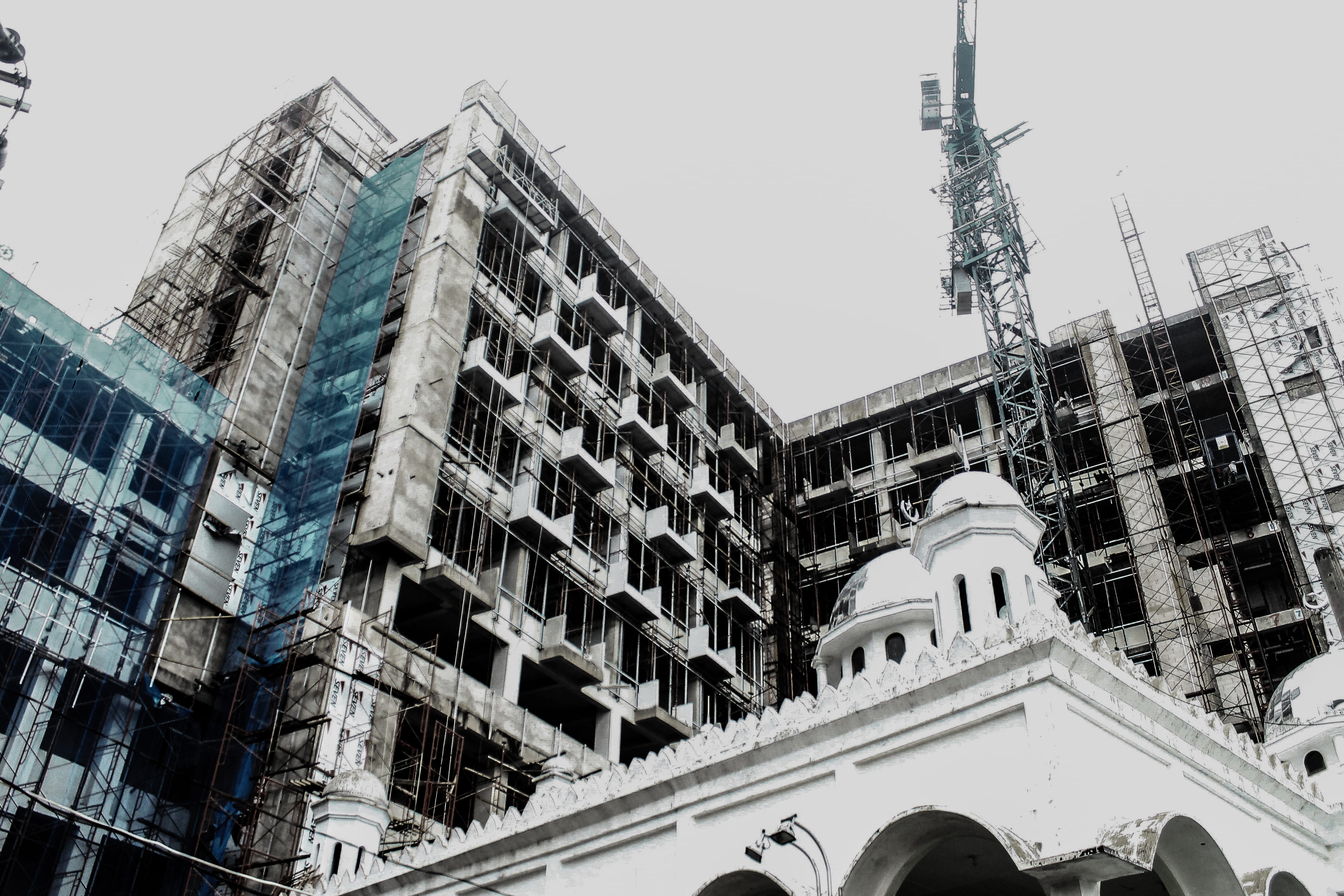 engineering, city, no people, civil, sky, outdoors, 4K, day, building exterior, low angle view, construction, place of worship, travel destinations, clear sky, HD Wallpaper