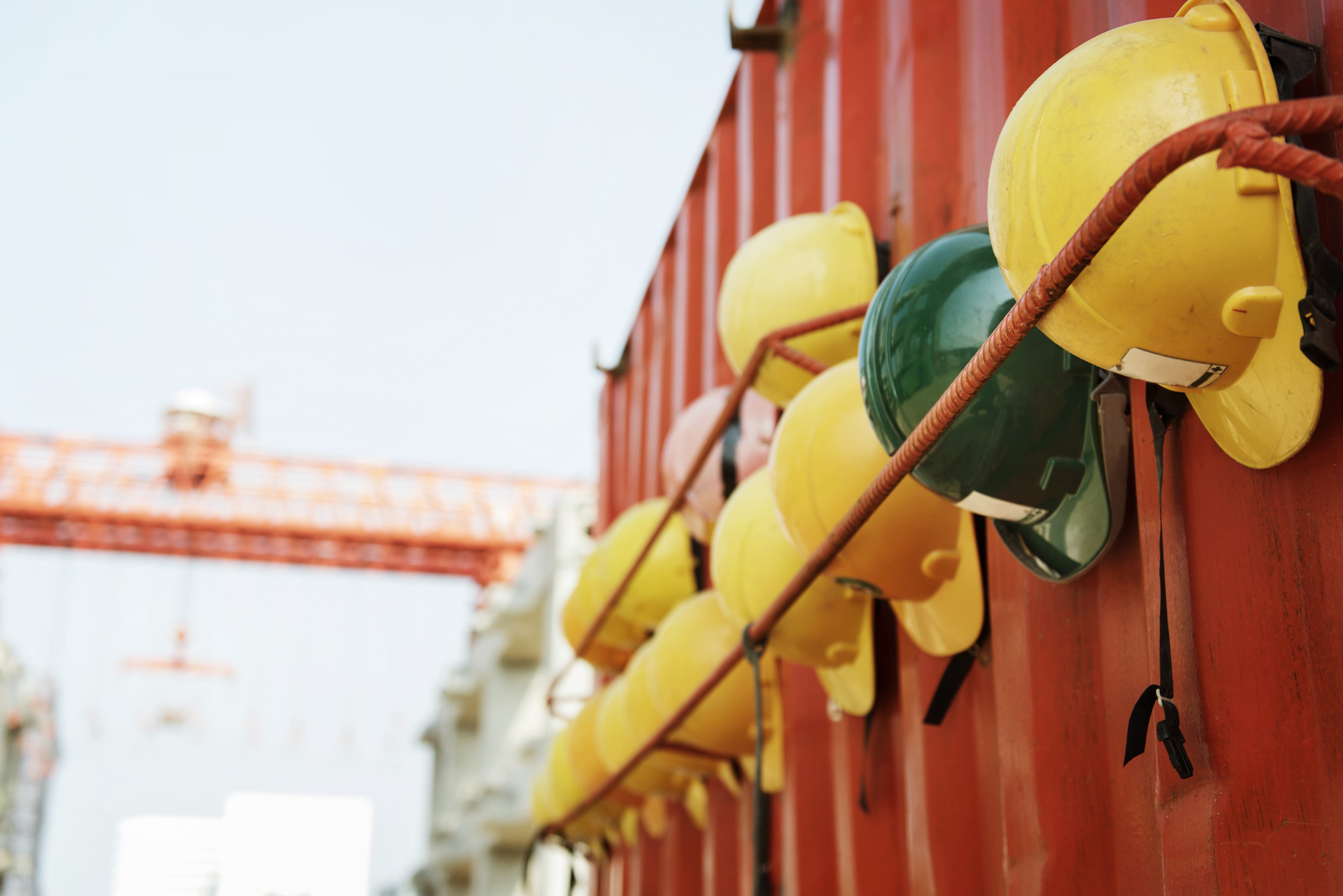 metal, building, labor, protection, built structure, hard hat, plastic, 4K, hat, multi colored, hard, bright, site, work, daylight, nature, row, focus on foreground, HD Wallpaper