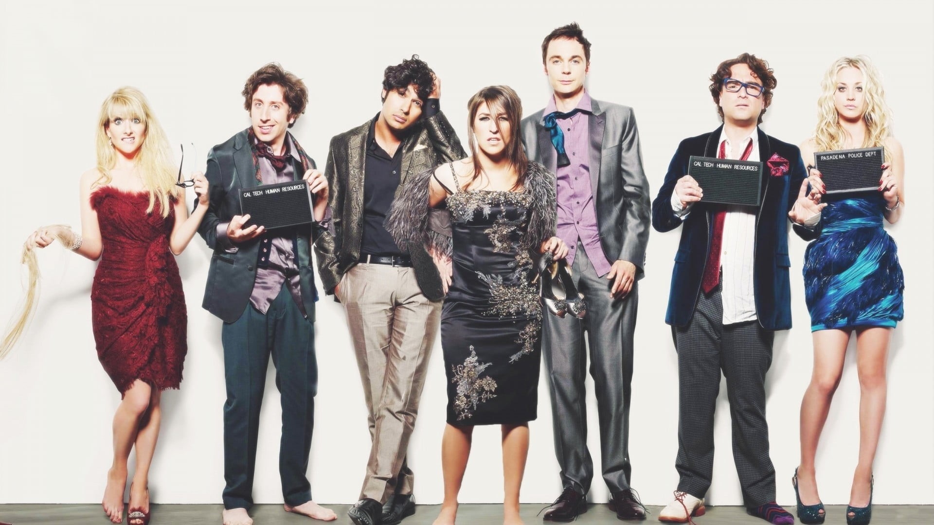 smiling, young men, fashion, indoors, The Big Bang Theory, happiness, big, adult, bang, looking at camera, young women, group of people, people, Mayim Bialik, HD Wallpaper