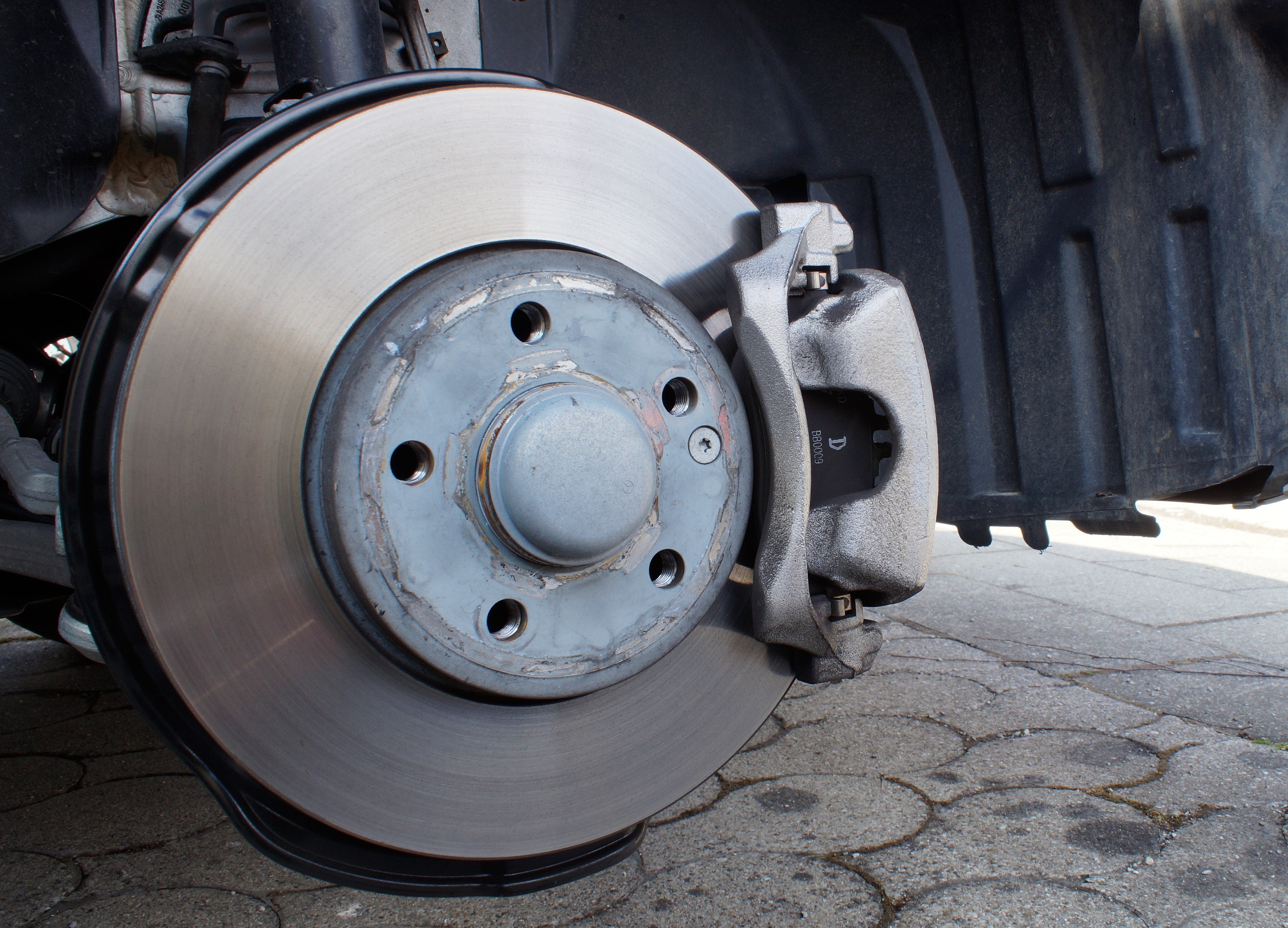 motor vehicle, 4K, auto, day, rotor, mode of transportation, industry, brake system, service, machinery, brake lining, pkw, transportation, brake pads, HD Wallpaper
