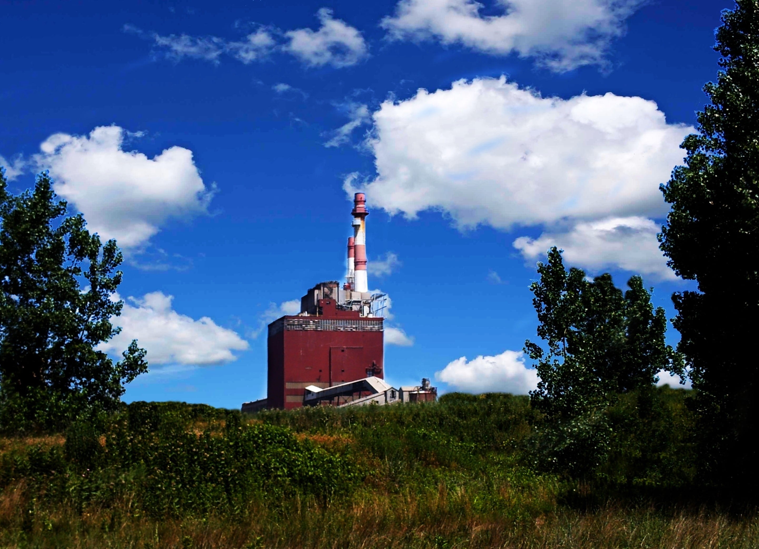 plant, renewable, sky, spire, turbine, green color, tree, manufacturing, 2K, supply, electric, building, building exterior, built structure, cloud - sky, HD Wallpaper
