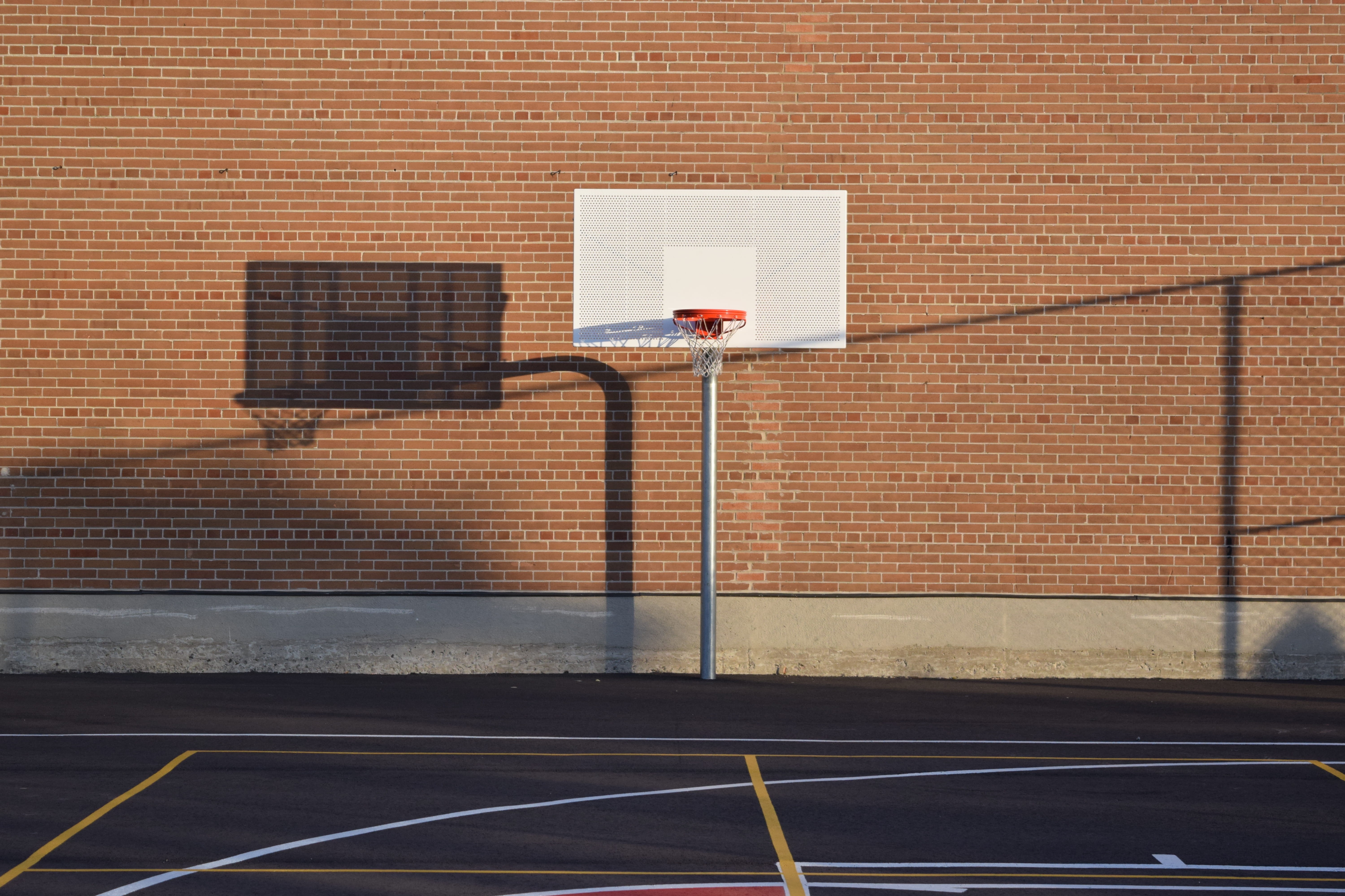 brickwalls, road, brick wall, shadow, court, day, daylight, technology, city, 5K, wall, basketball - sport, empty, light, built structure, outdoors, Basketball Hoop, HD Wallpaper