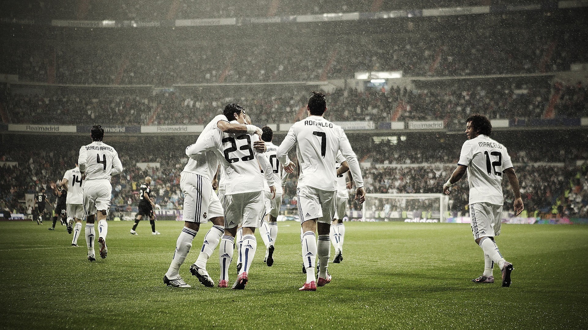 sports clothing, team sport, 1080P, soccer, ball, challenge, sports equipment, focus on foreground, Real Madrid, sports uniform, competition, soccer field, HD Wallpaper