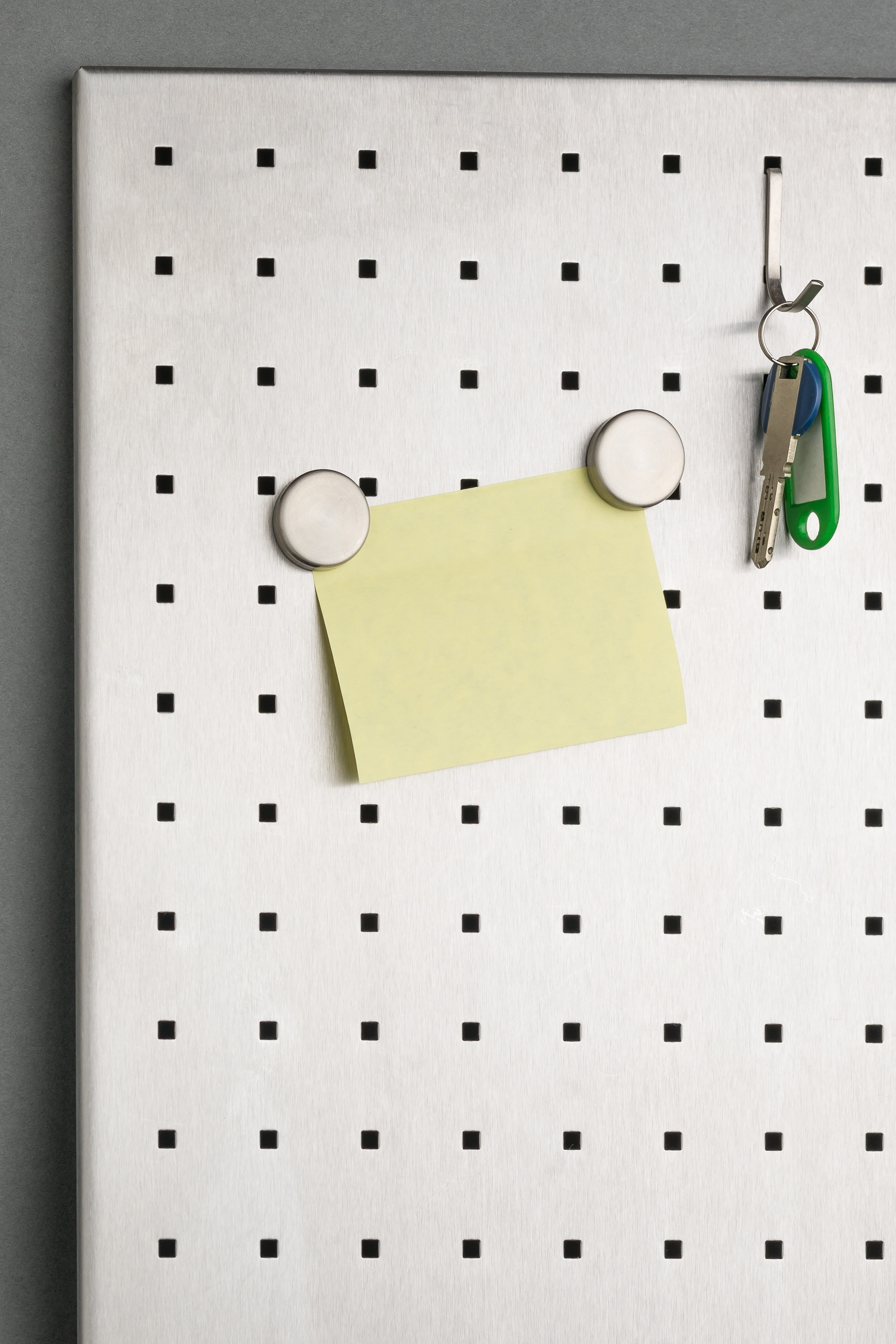 thumbtack, time, metal, blank, tablet, handout, 4K, studio shot, colorful, business, memo, paper clip, post it, stickies, remember, memory, adhesive note, Phone HD Wallpaper