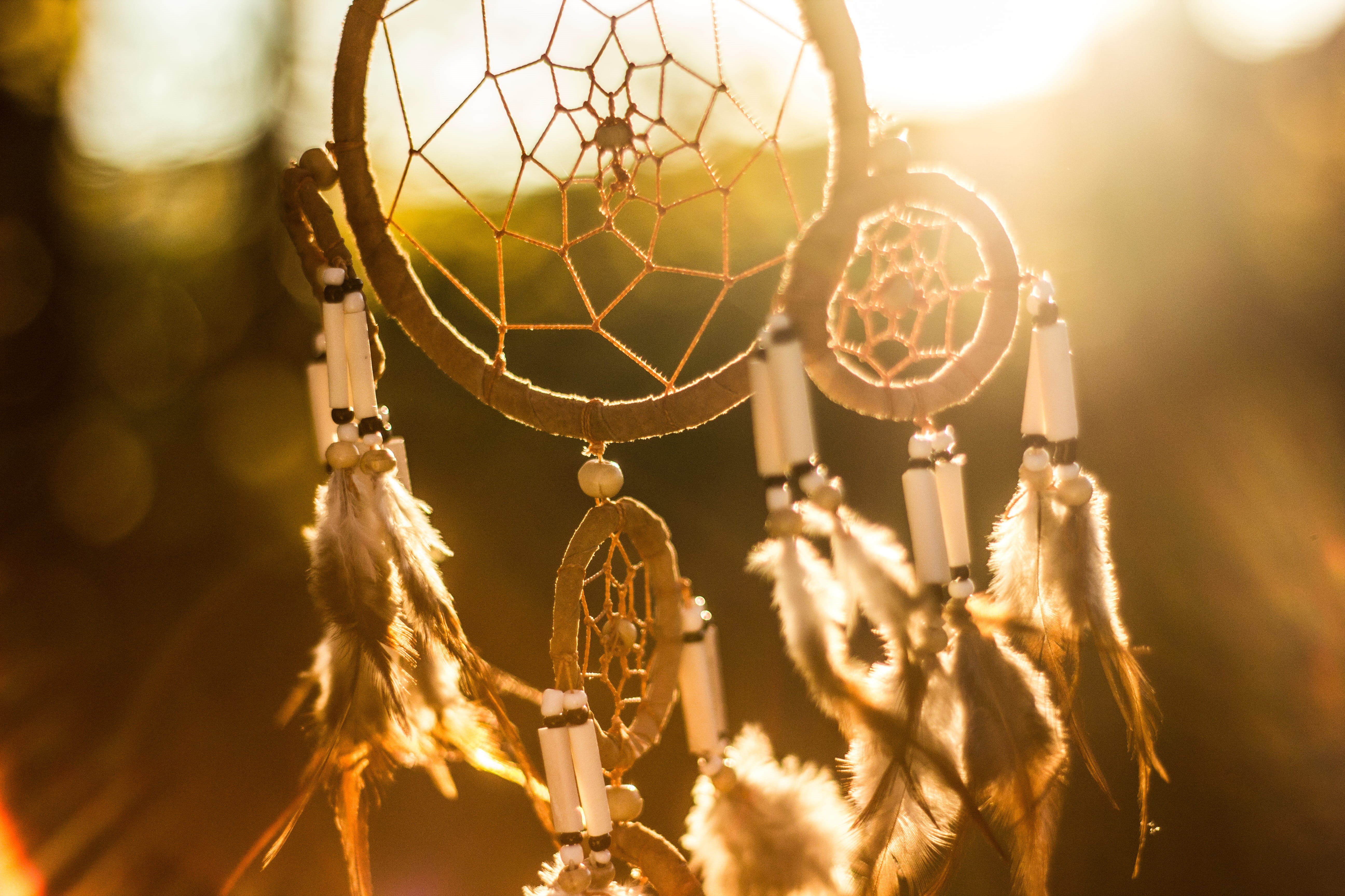 sunlight, sky, feather, sport, focus on foreground, 5K, decoration, dreamcatcher, success, dream, belief, spirituality, religious equipment, religion, HD Wallpaper