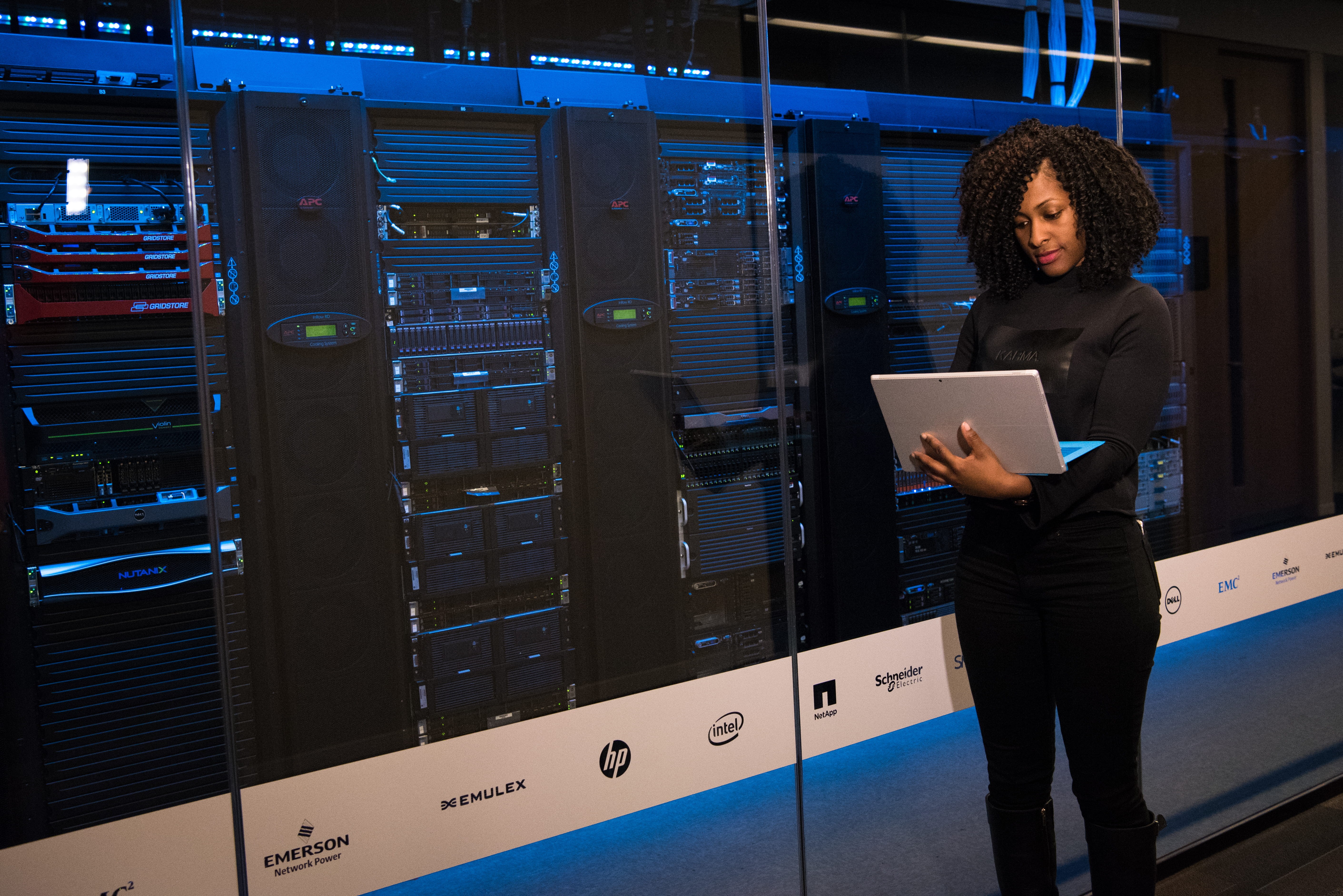 it support, equipment, office, internet, connection, reflection, server, network, data, glass, person, work, indoors, computer network, communication, wireless technology, HD Wallpaper