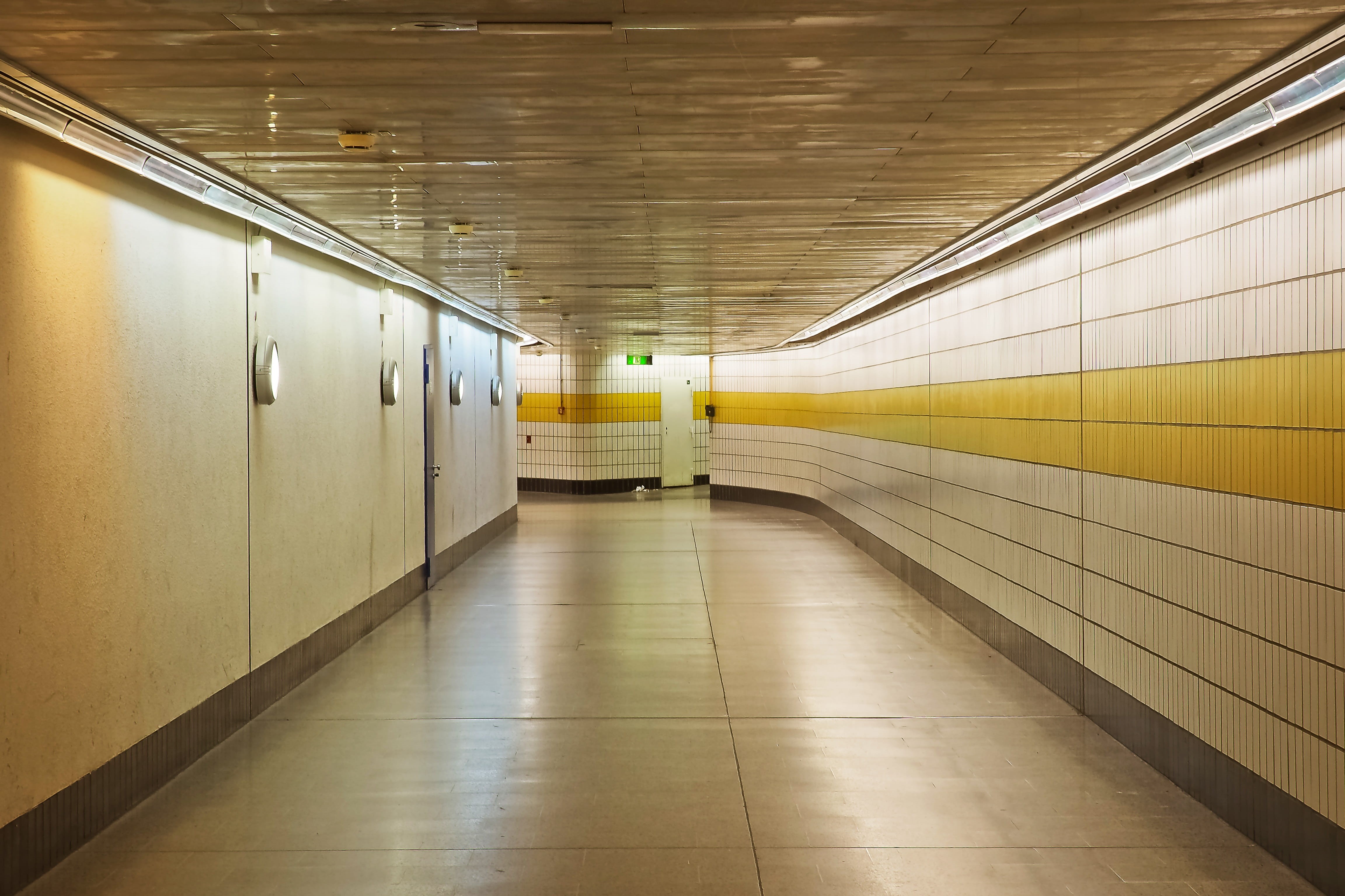 lighting equipment, white, the way forward, gang, yellow, no people, lighting, tiles, subway station, passage, wide, lights, ceramic, rail transportation, HD Wallpaper
