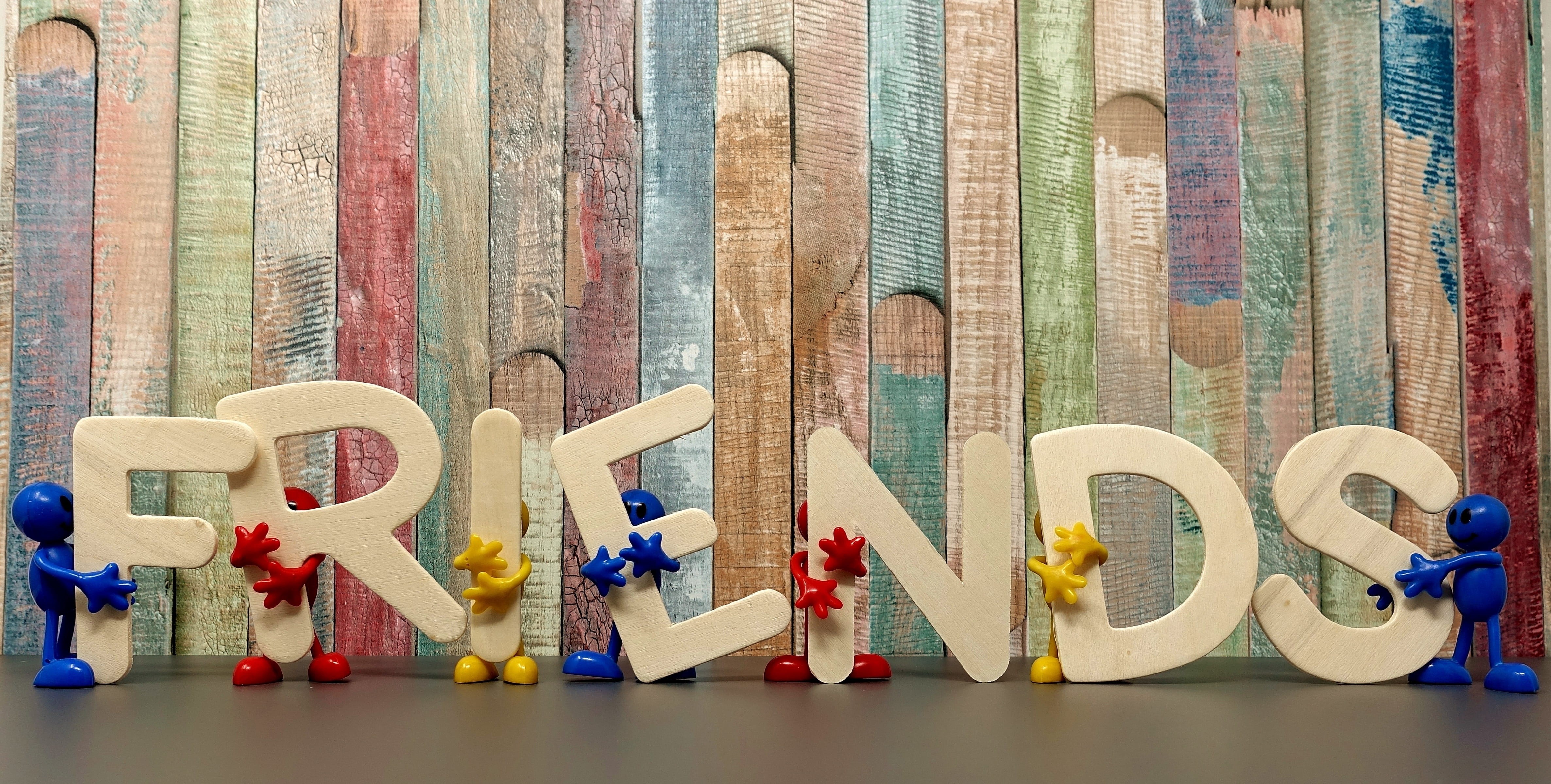 camaraderie, choice, togetherness, standing, art and craft, motivation, figurine, funny, human representation, wood - material, 4K, toy, paper, friendship, HD Wallpaper
