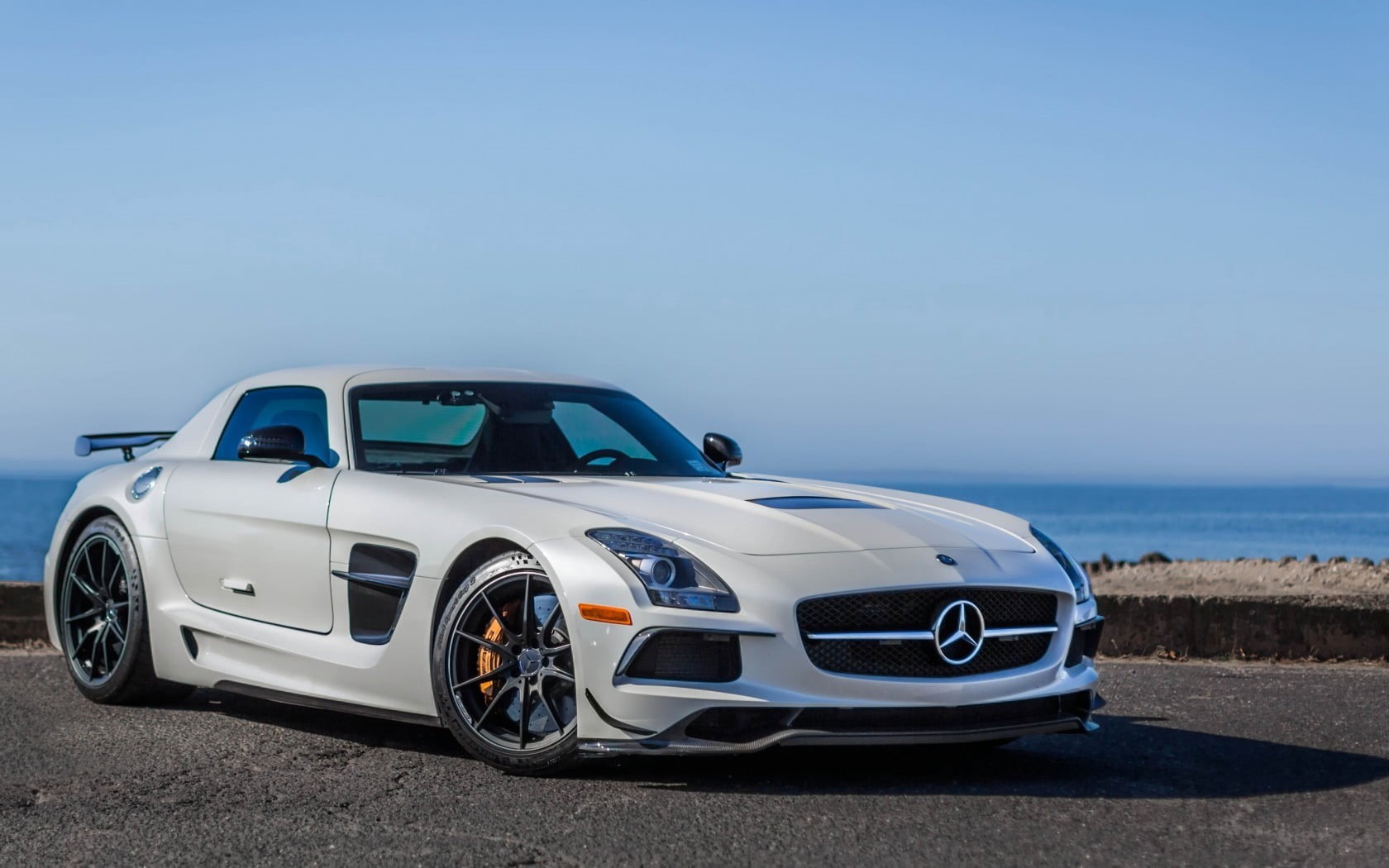 horizon over water, modern, benz, nature, convertible, wheel, coupe, blue, amg, sea, sky, copy space, land Vehicle, mercedes-benz, performance Car, classic, HD Wallpaper