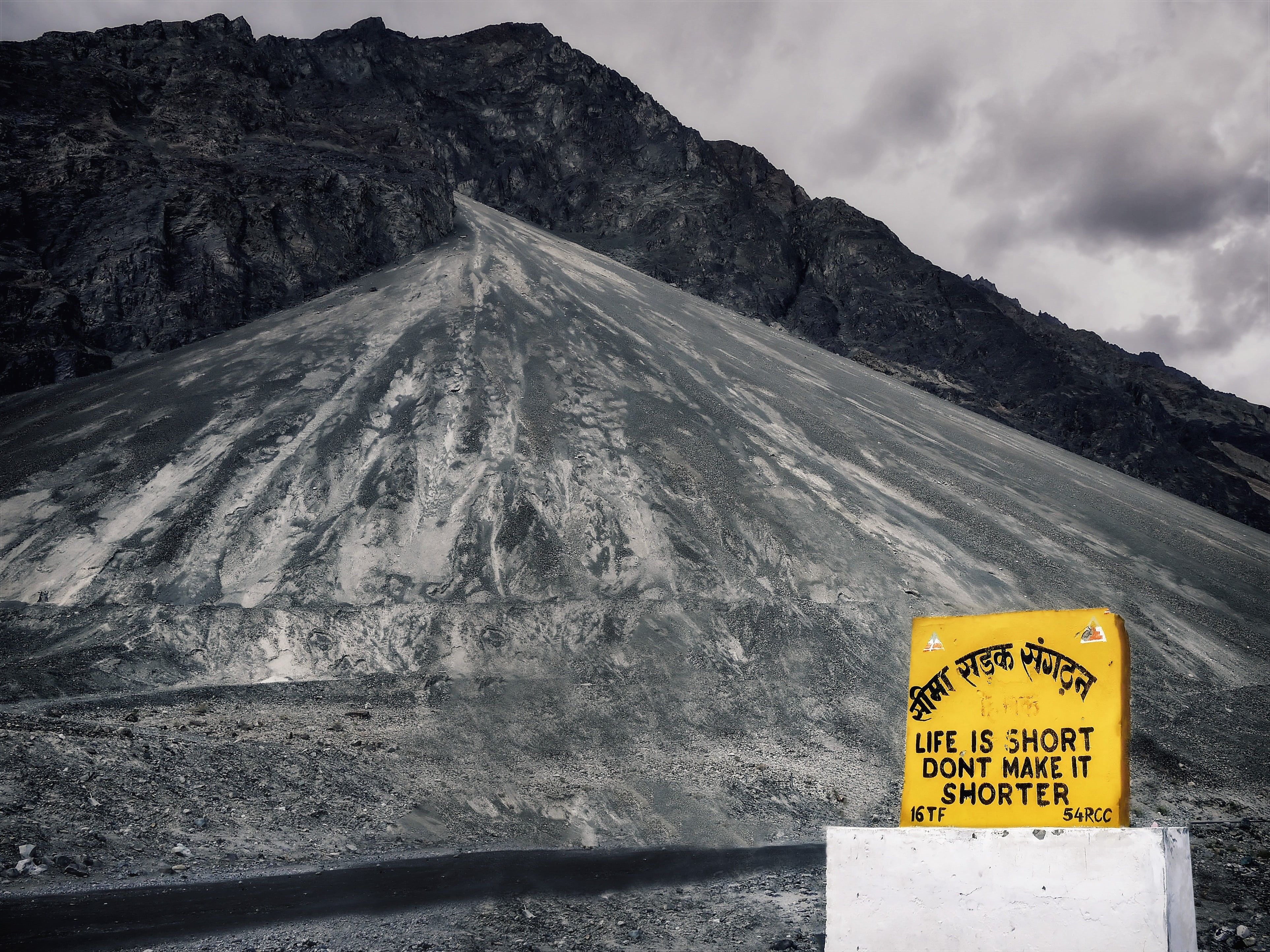 outdoors, transportation, india, mountain range, mood, text, beauty in nature, mountain, day, nubra, message, shield, no people, nature, cloud - sky, road, HD Wallpaper