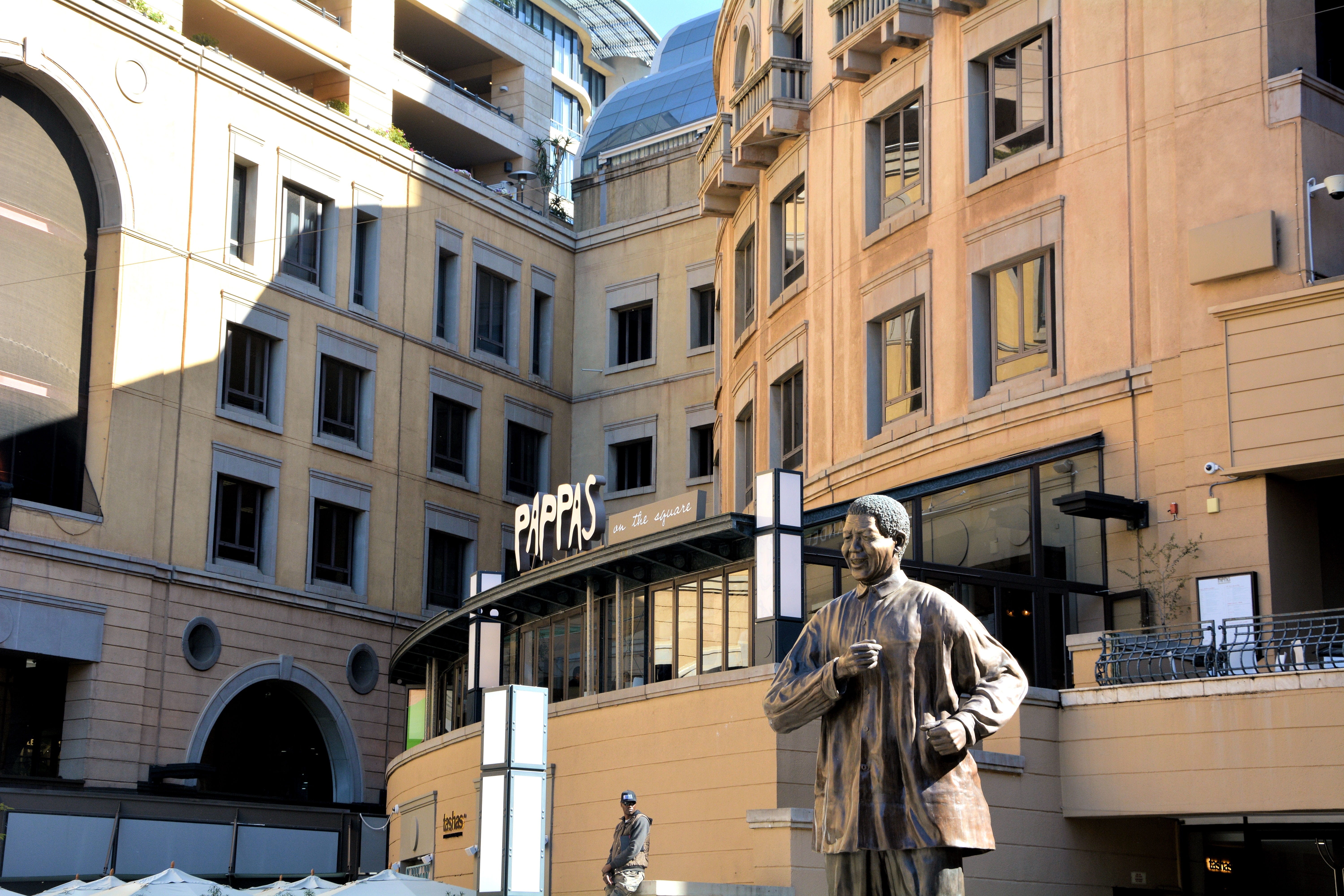 travel destinations, nelson mandela statue, 5K, male likeness, the past, sculpture, Nelson Mandela, day, human representation, craft, window, south africa, HD Wallpaper