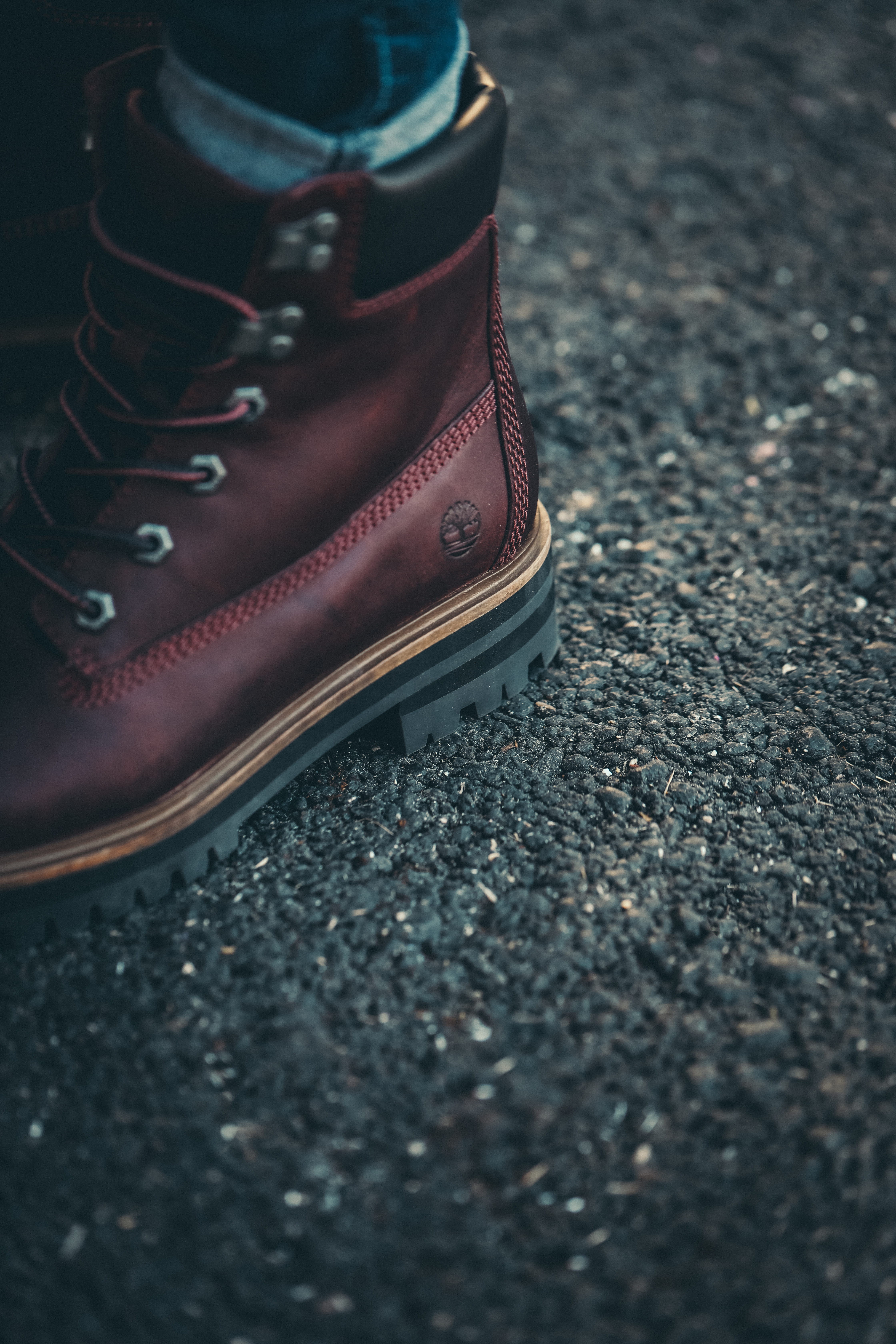 high angle view, personal accessory, clothing, tar, day, wheel, spoke, timberland, low section, street, unpaired, cowboy boot, 5K, grey, body part, outdoors, Phone HD Wallpaper