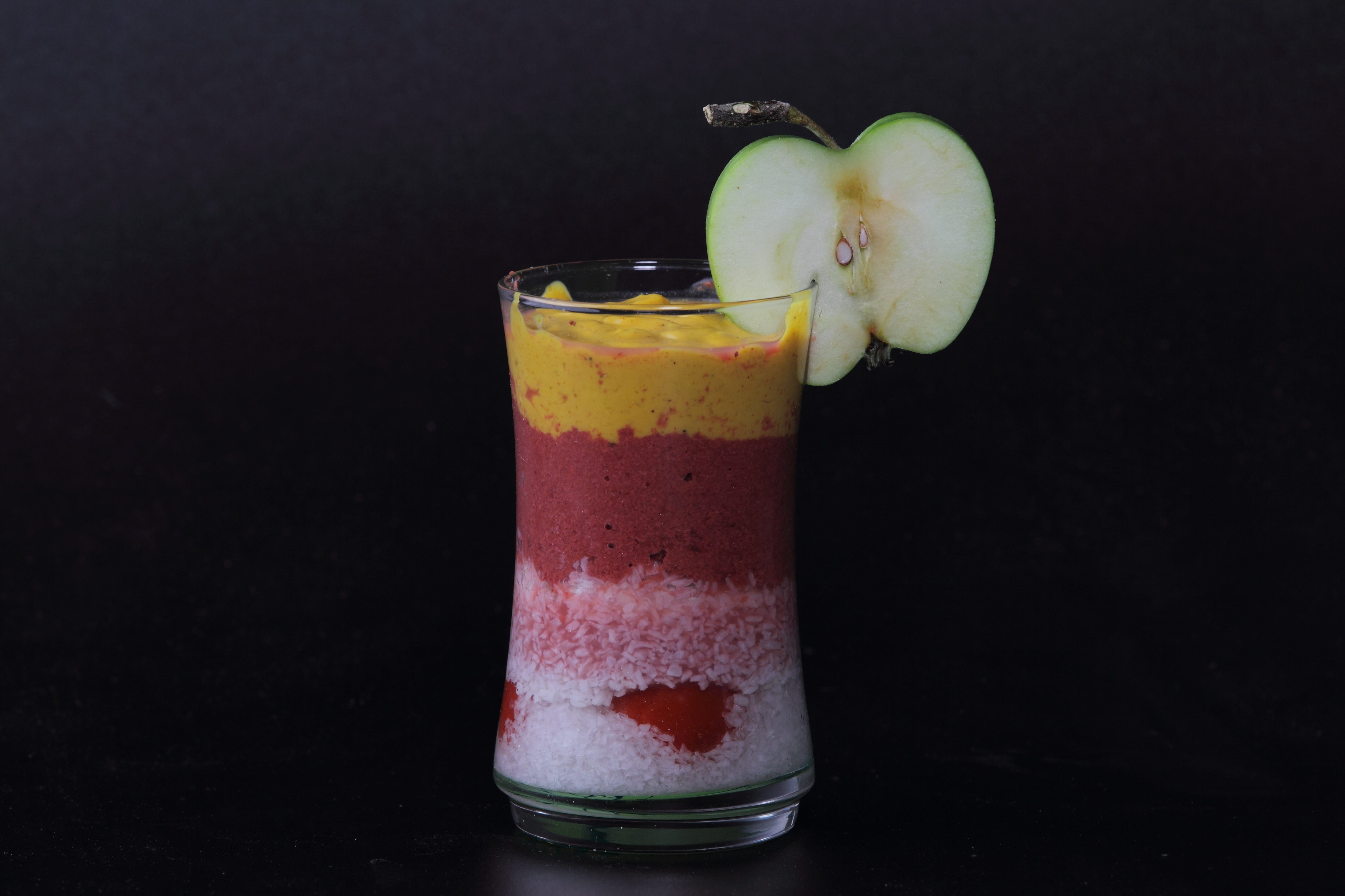 wellbeing, apple - fruit, lime, drink, close-up, fruit, Drink, garnish, healthy eating, apple, studio shot, slice, Cocktail, glass, food and drink, berry fruit, HD Wallpaper