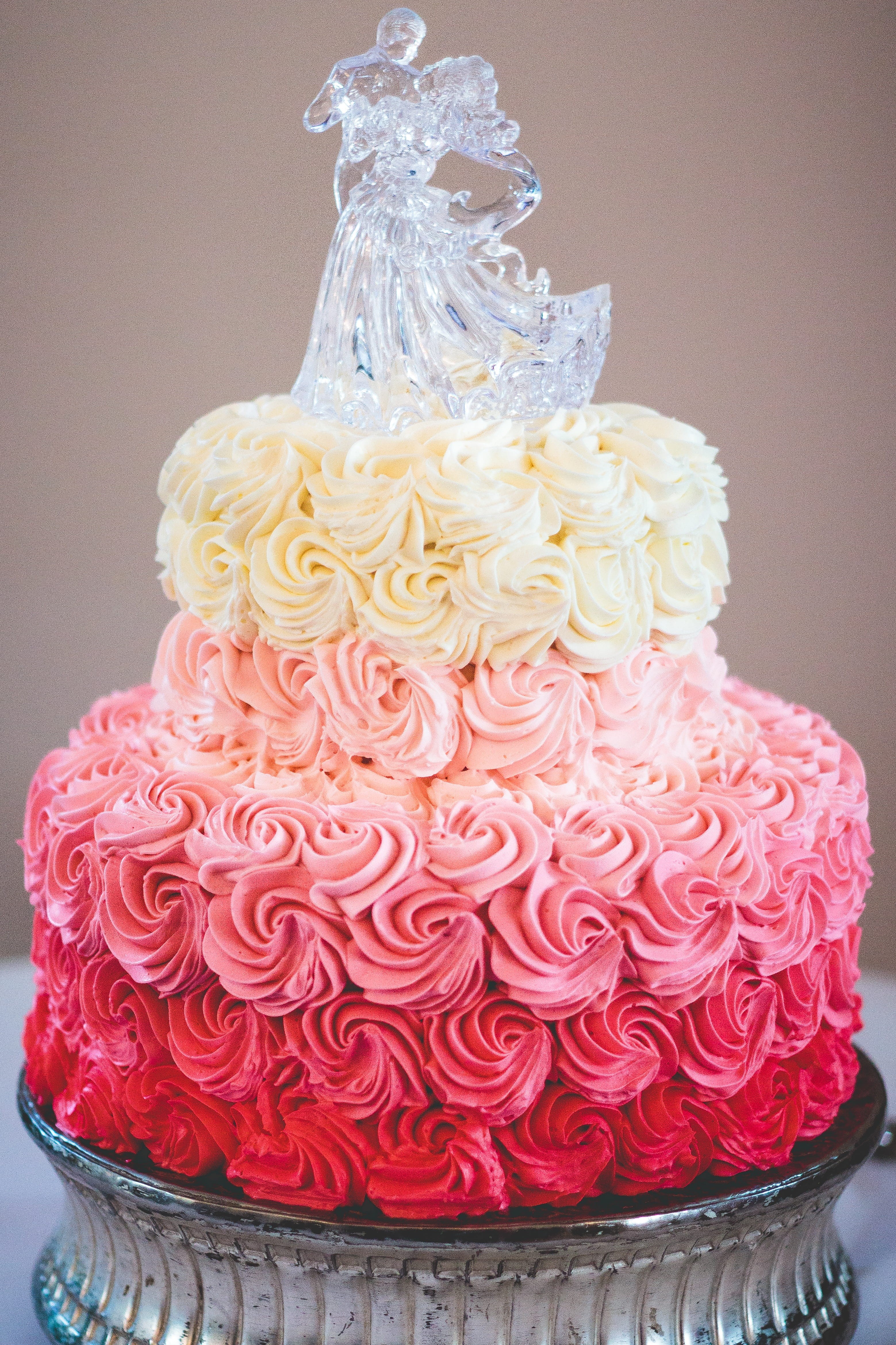 marriage, unhealthy eating, bakery, cake, food, close-up, freshness, wedding, layered, dessert, pastry, sweet food, 4K, food and drink, sugar, party, flowers, Phone HD Wallpaper