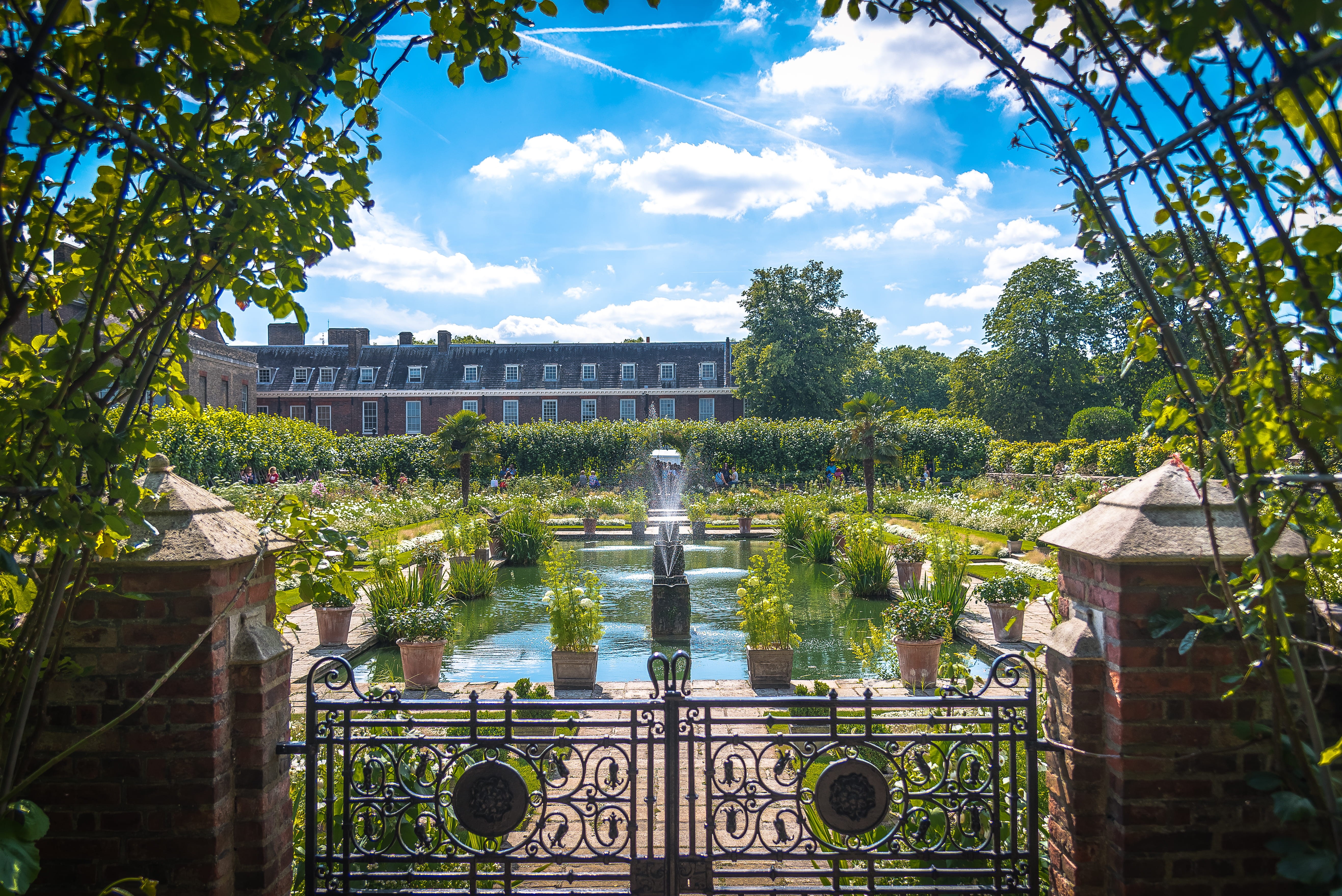 gardens, tree, kensington gardens, nature, pond, day, beauty, plants, cloud - sky, the past, built structure, growth, water, residential district, no people, HD Wallpaper
