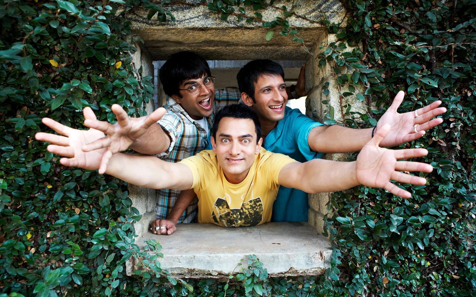 aamir khan, relaxation, looking At Camera, casual Clothing, emotion, playful, park - Man Made Space, smiling, lifestyles, young Adult, males, outdoors, HD Wallpaper