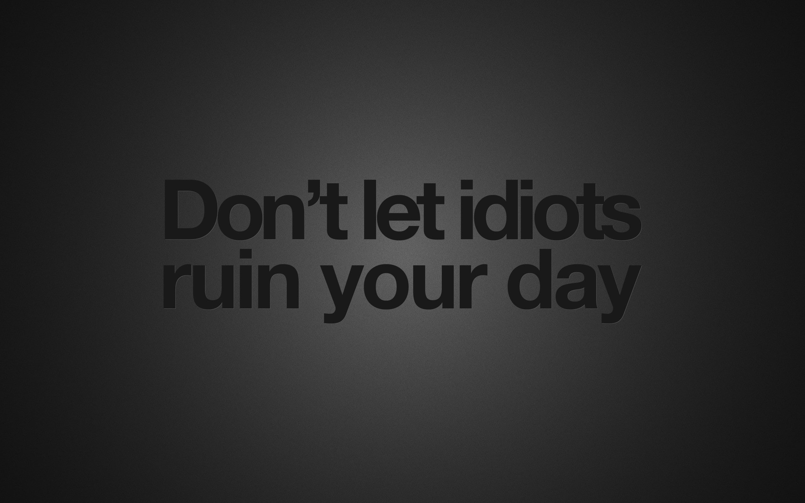 studio shot, non-western script, capital letter, warning sign, indoors, no people, message, close-up, idiot quote, single word, copy space, black background, HD Wallpaper